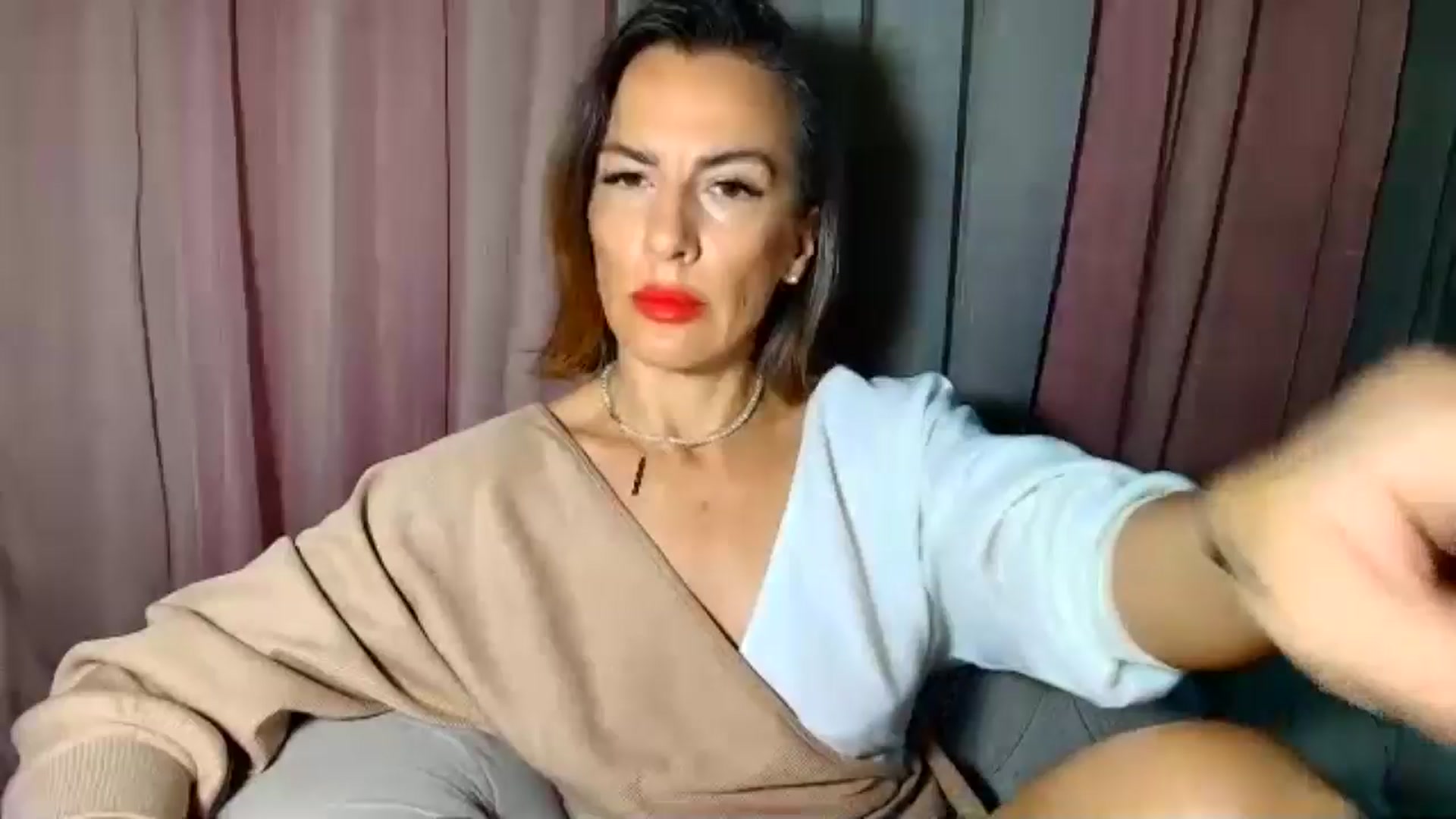 Gallery image thumbnail from Aarte_miss's myfreecams stream on, 12/23/2024, 24:18 image 1 of 20