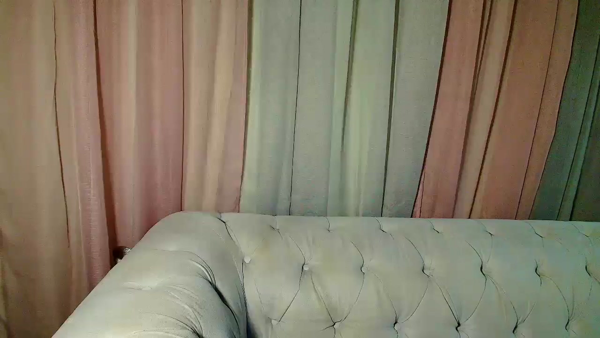 Gallery image thumbnail from Aarte_miss's myfreecams stream on, 12/23/2024, 24:18 image 19 of 20