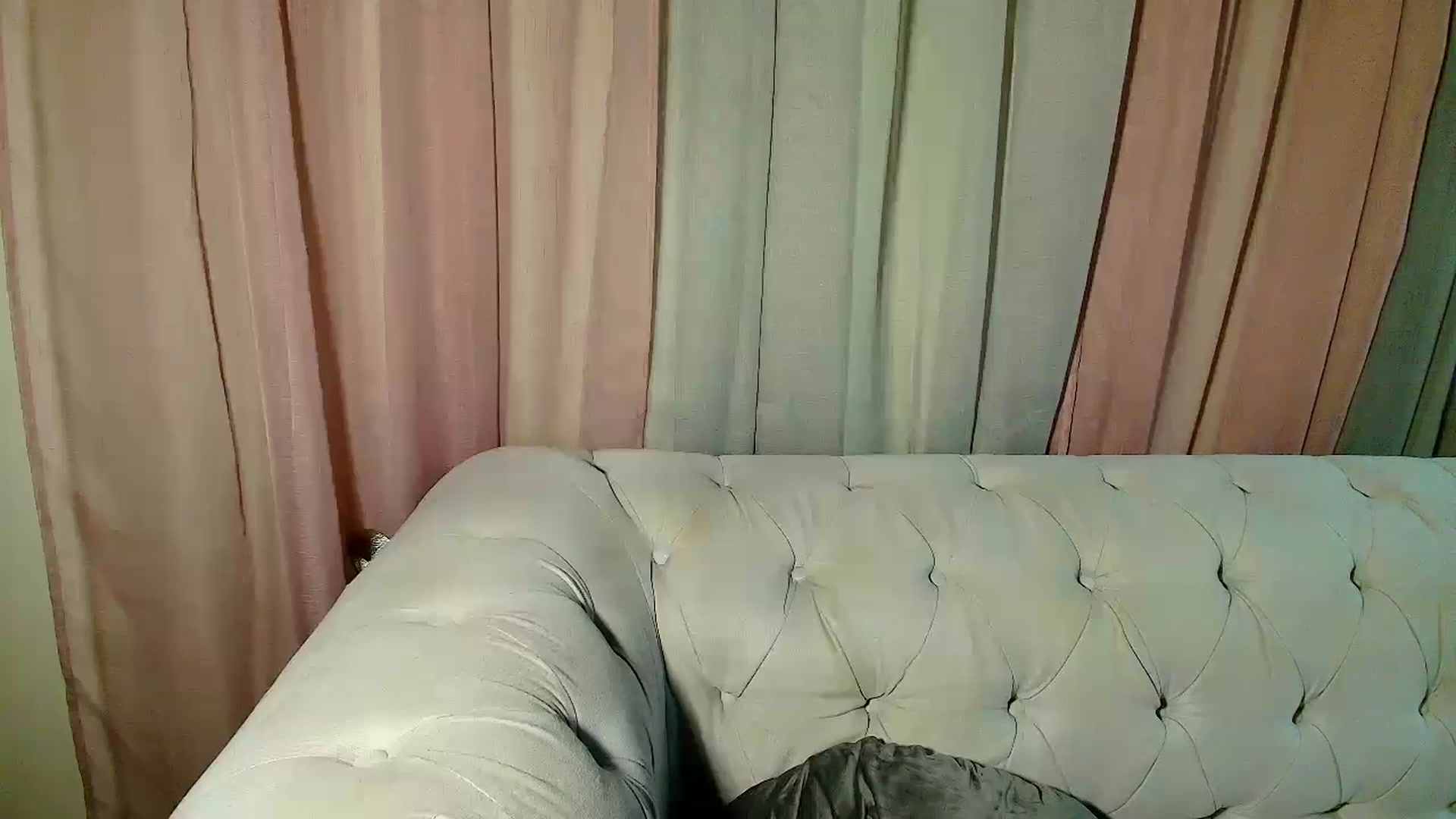Gallery image thumbnail from Aarte_miss's myfreecams stream on, 12/27/2024, 22:22 image 14 of 20