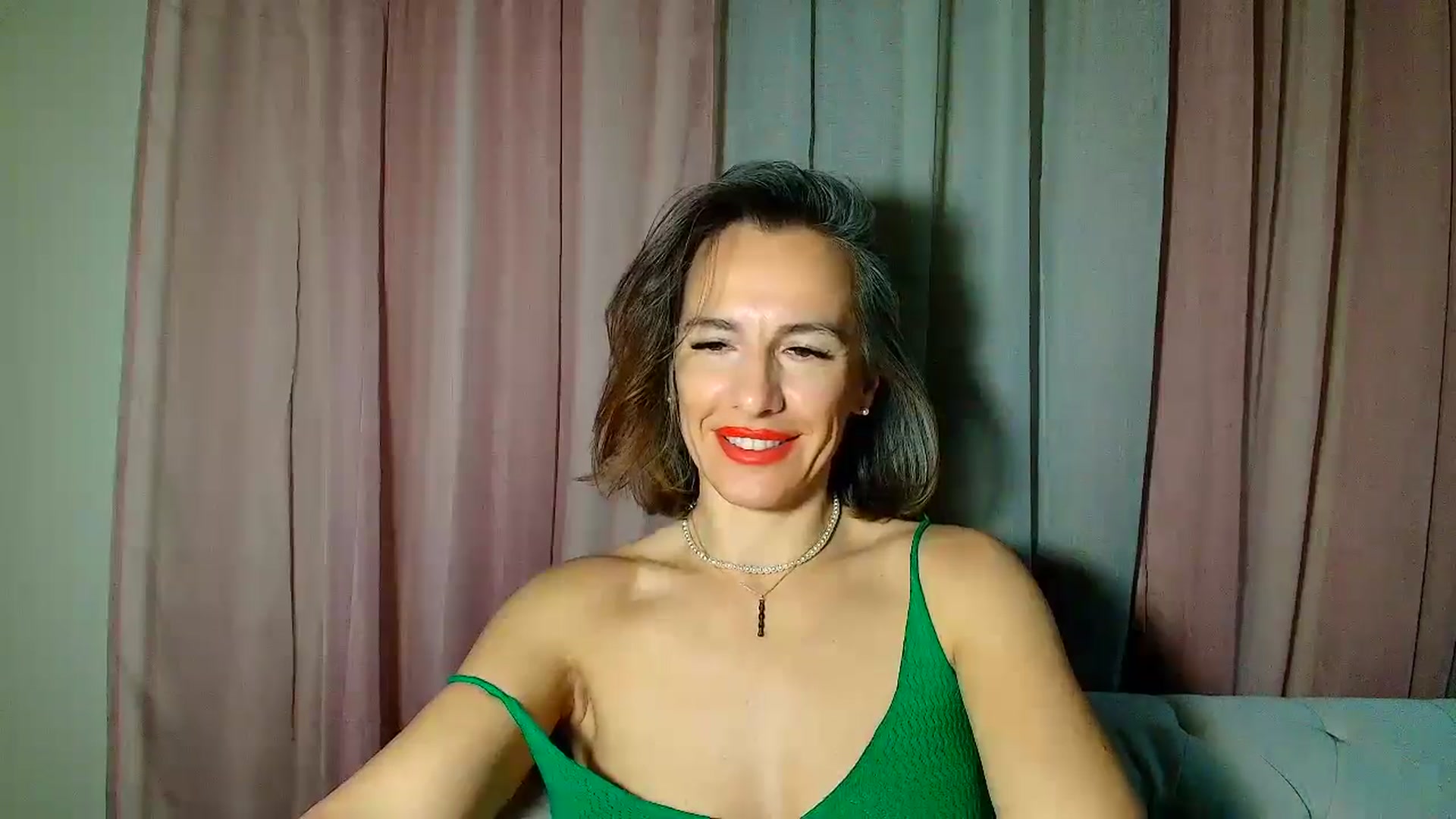 Gallery image thumbnail from Aarte_miss's myfreecams stream on, 12/29/2024, 24:19 image 5 of 20