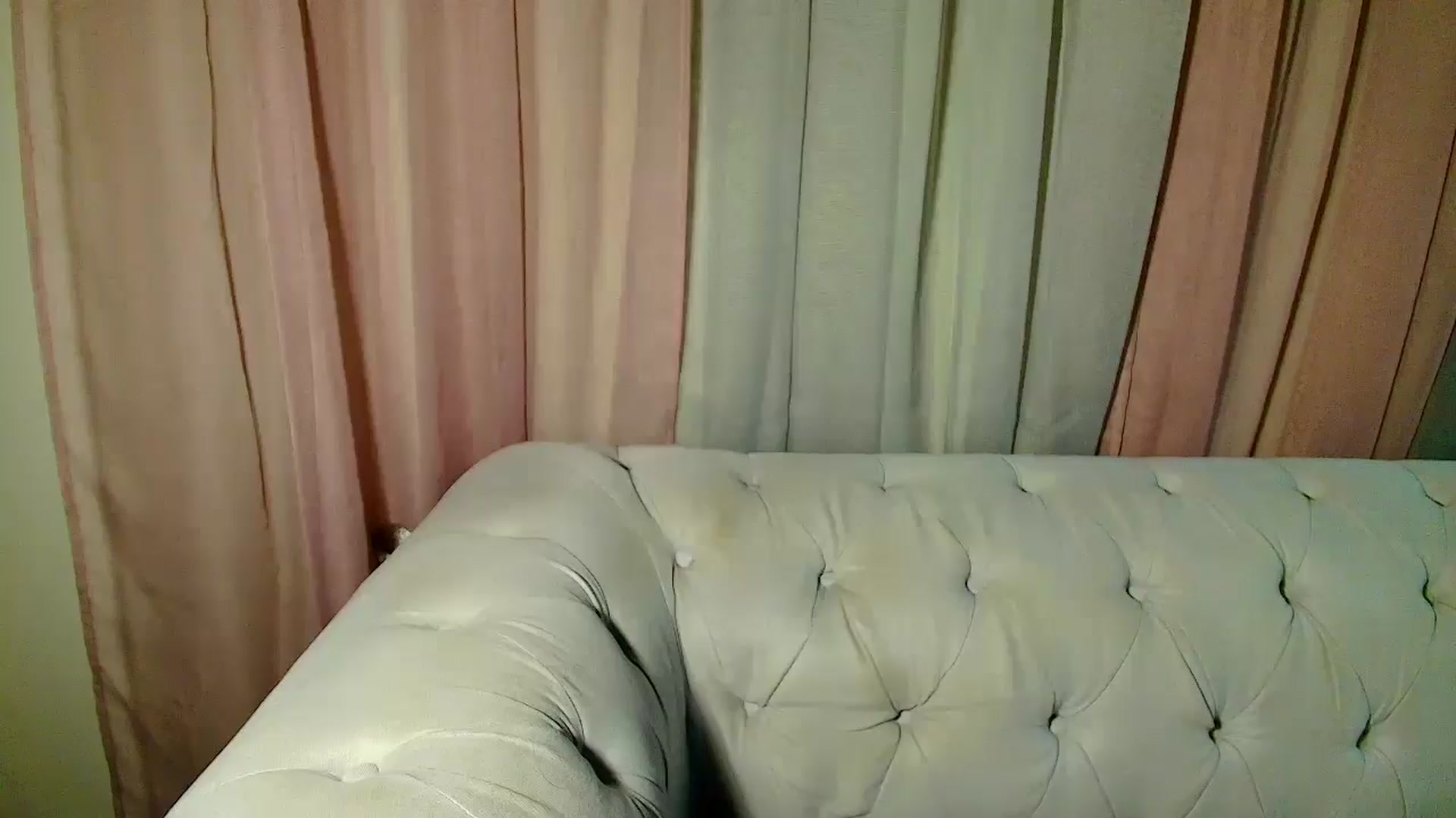 Gallery image thumbnail from Aarte_miss's myfreecams stream on, 12/29/2024, 24:19 image 18 of 20