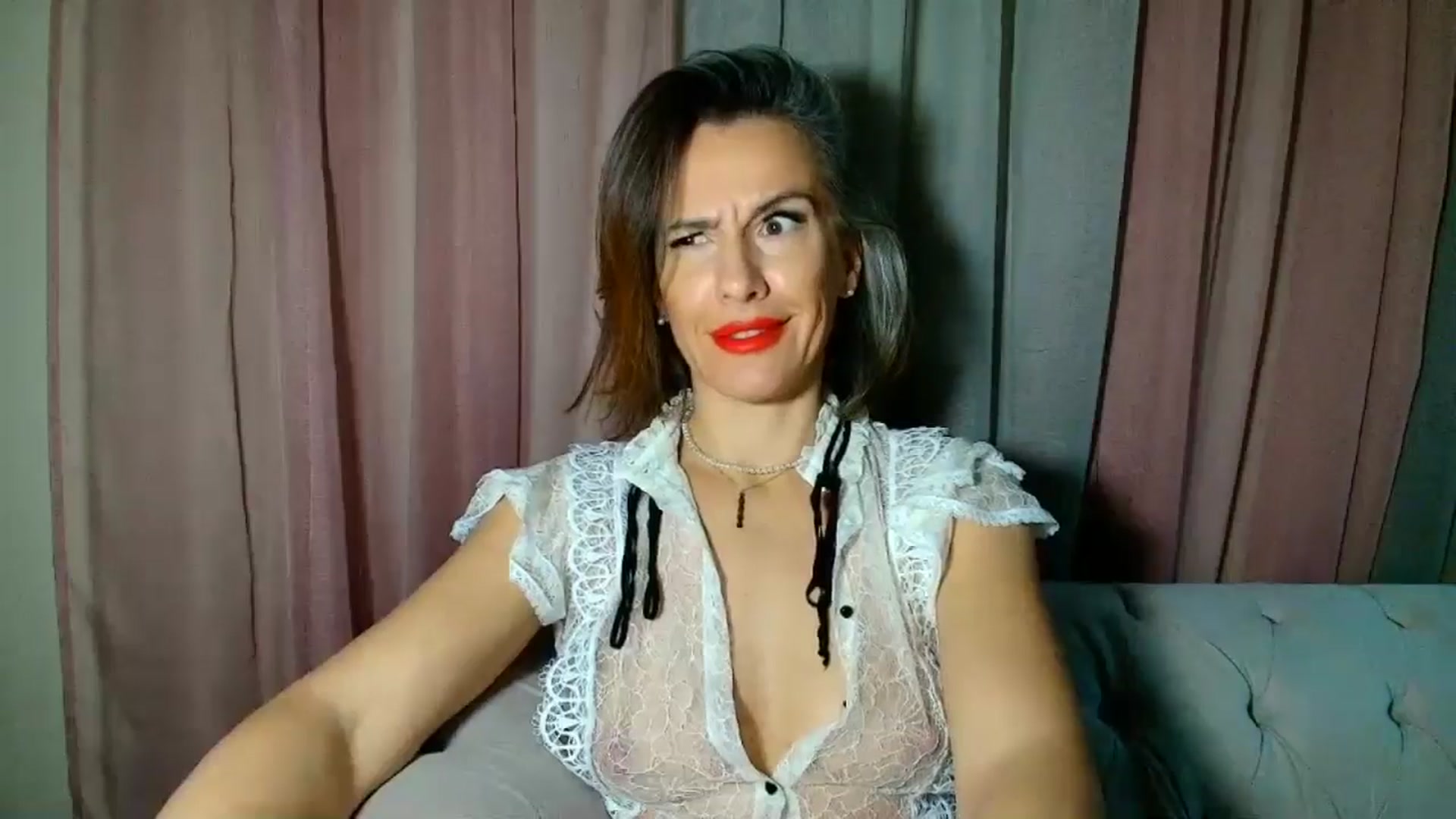 Gallery image thumbnail from Aarte_miss's myfreecams stream on, 12/30/2024, 01:41 image 9 of 20