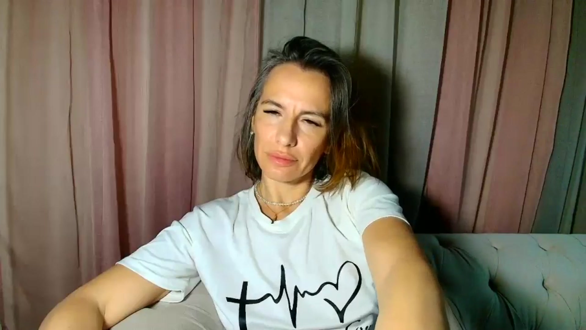 Gallery image thumbnail from Aarte_miss's myfreecams stream on, 01/01/2025, 24:00 image 9 of 20