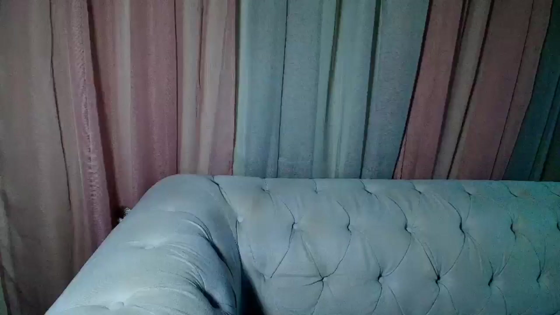 Gallery image thumbnail from Aarte_miss's myfreecams stream on, 01/03/2025, 24:01 image 7 of 20