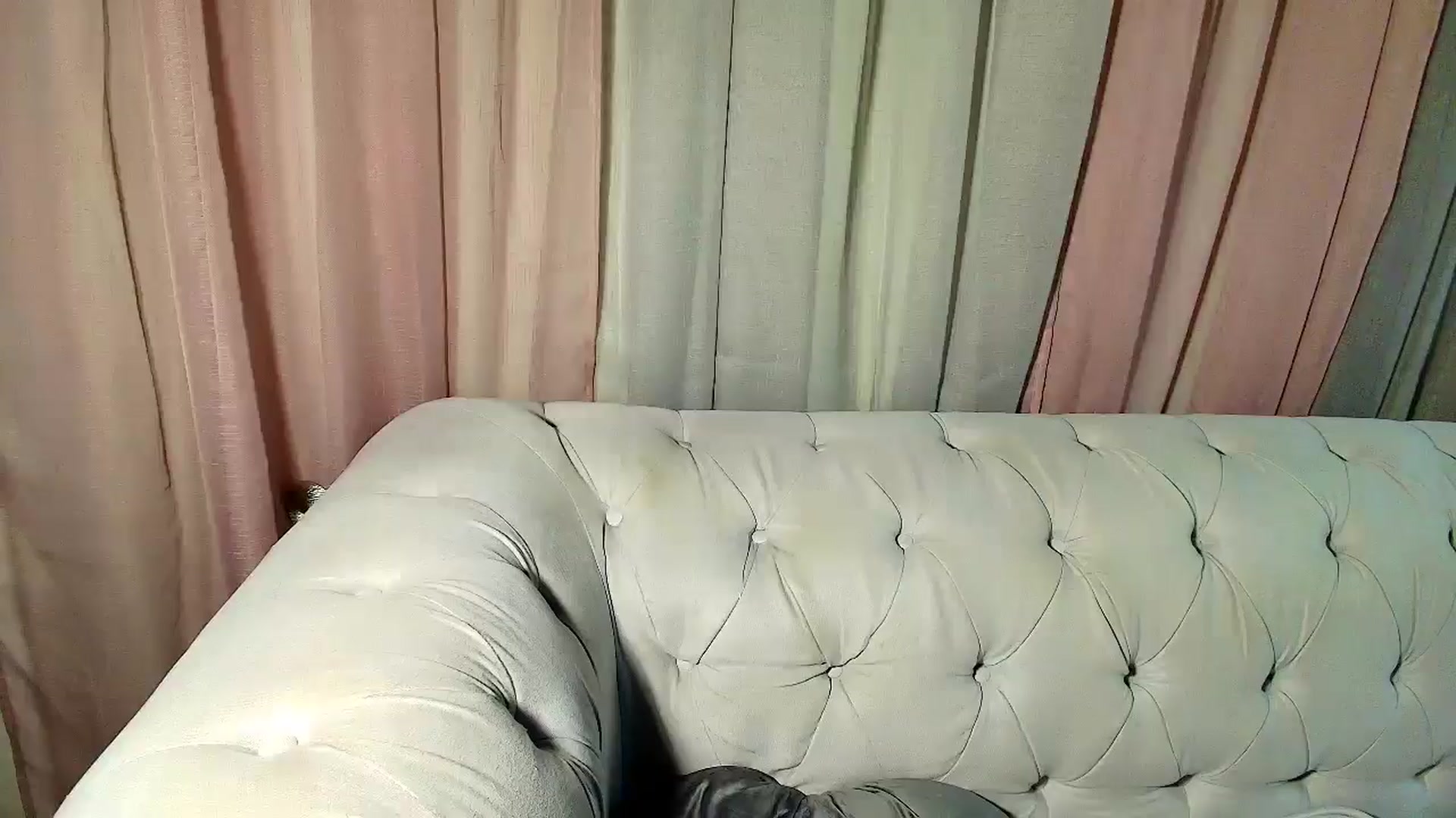 Gallery image thumbnail from Aarte_miss's myfreecams stream on, 01/03/2025, 01:19 image 17 of 20