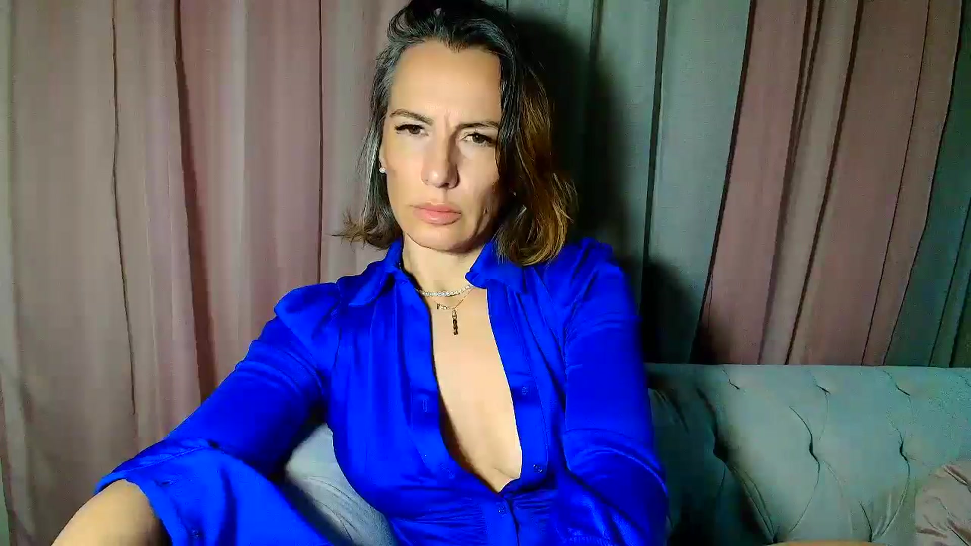 Gallery image thumbnail from Aarte_miss's myfreecams stream on, 01/04/2025, 02:32 image 5 of 20