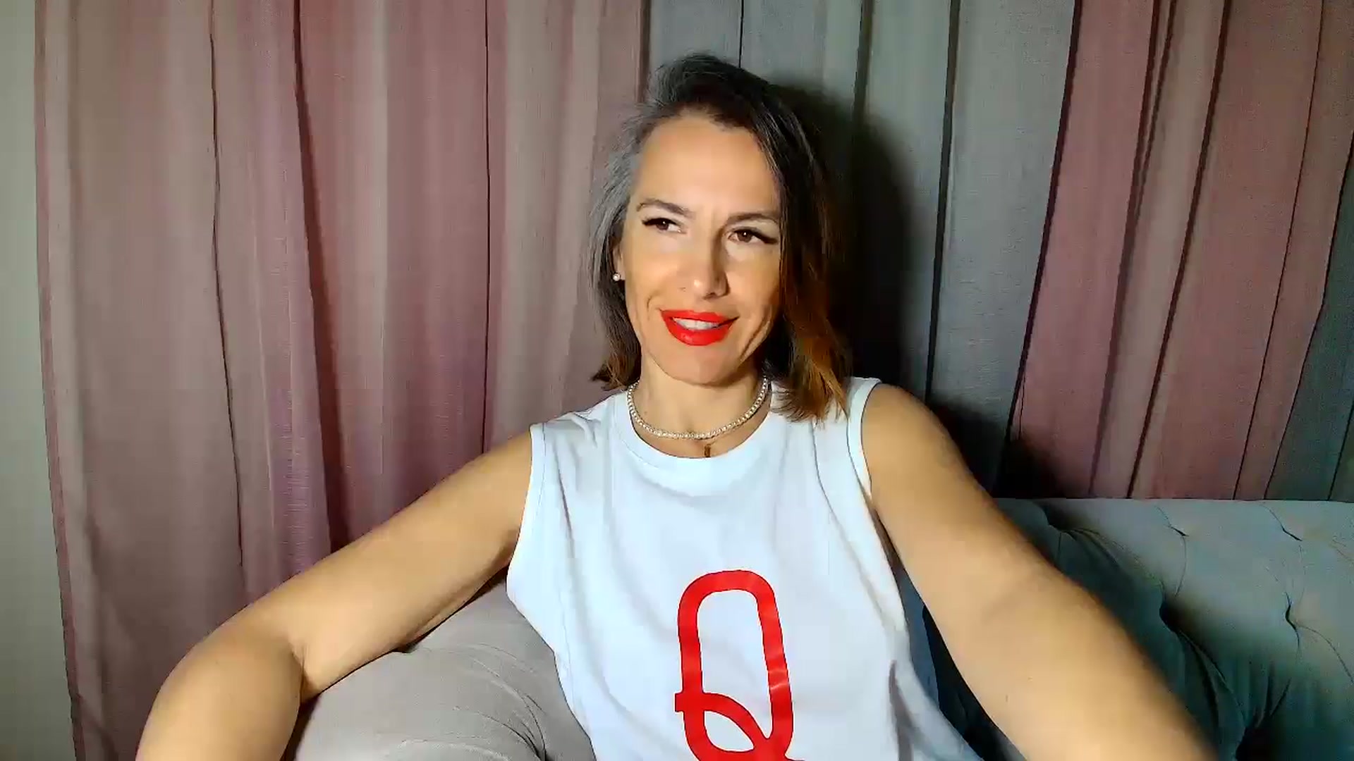 Gallery image thumbnail from Aarte_miss's myfreecams stream on, 01/05/2025, 24:01 image 2 of 20