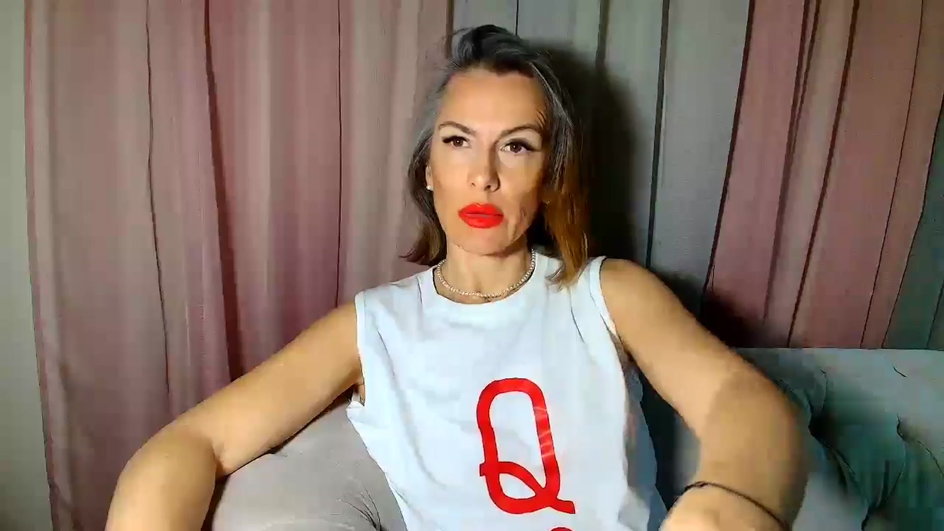 Gallery image thumbnail from Aarte_miss's myfreecams stream on, 01/05/2025, 24:01 image 9 of 20