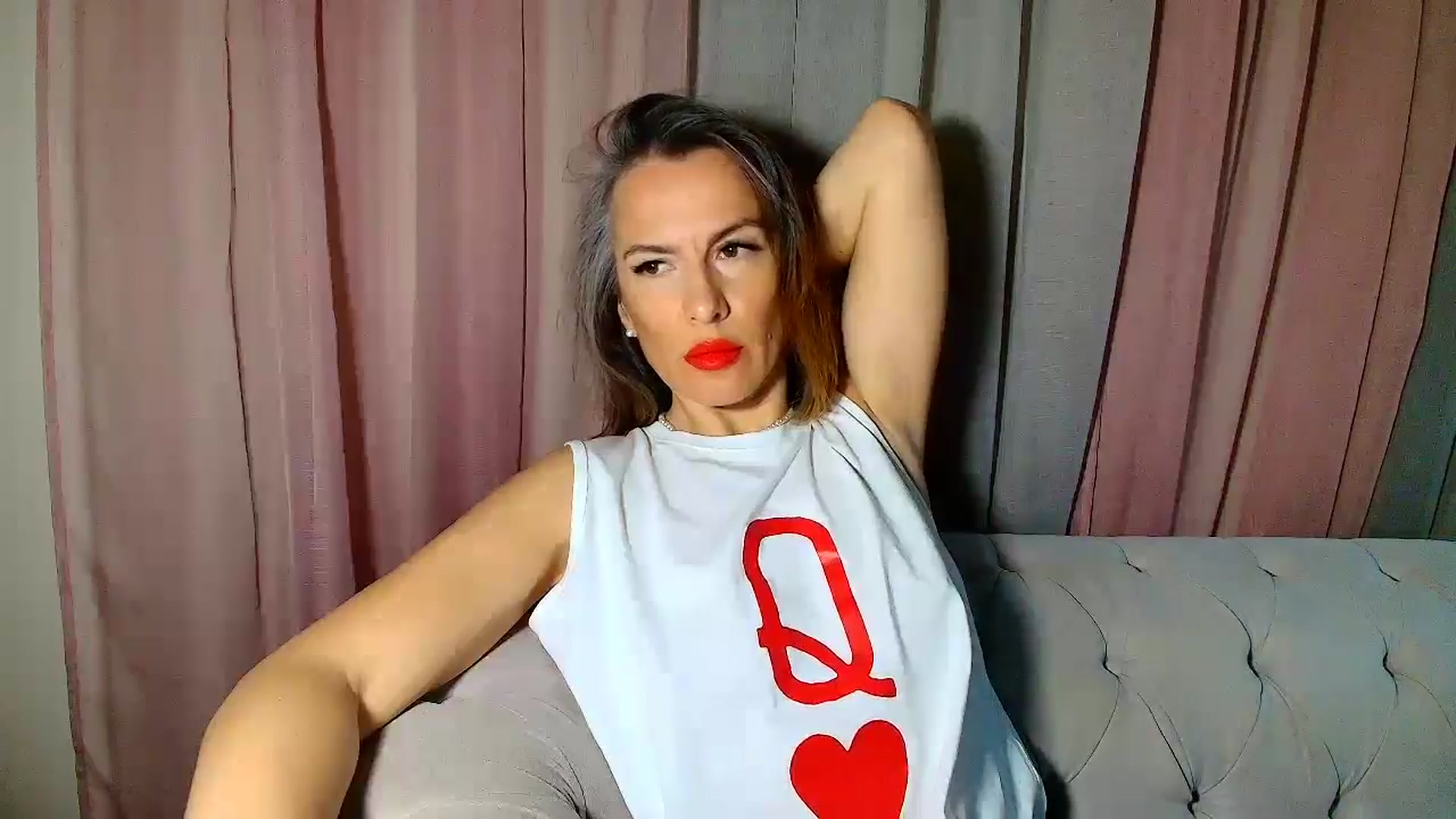 Gallery image thumbnail from Aarte_miss's myfreecams stream on, 01/05/2025, 24:01 image 10 of 20