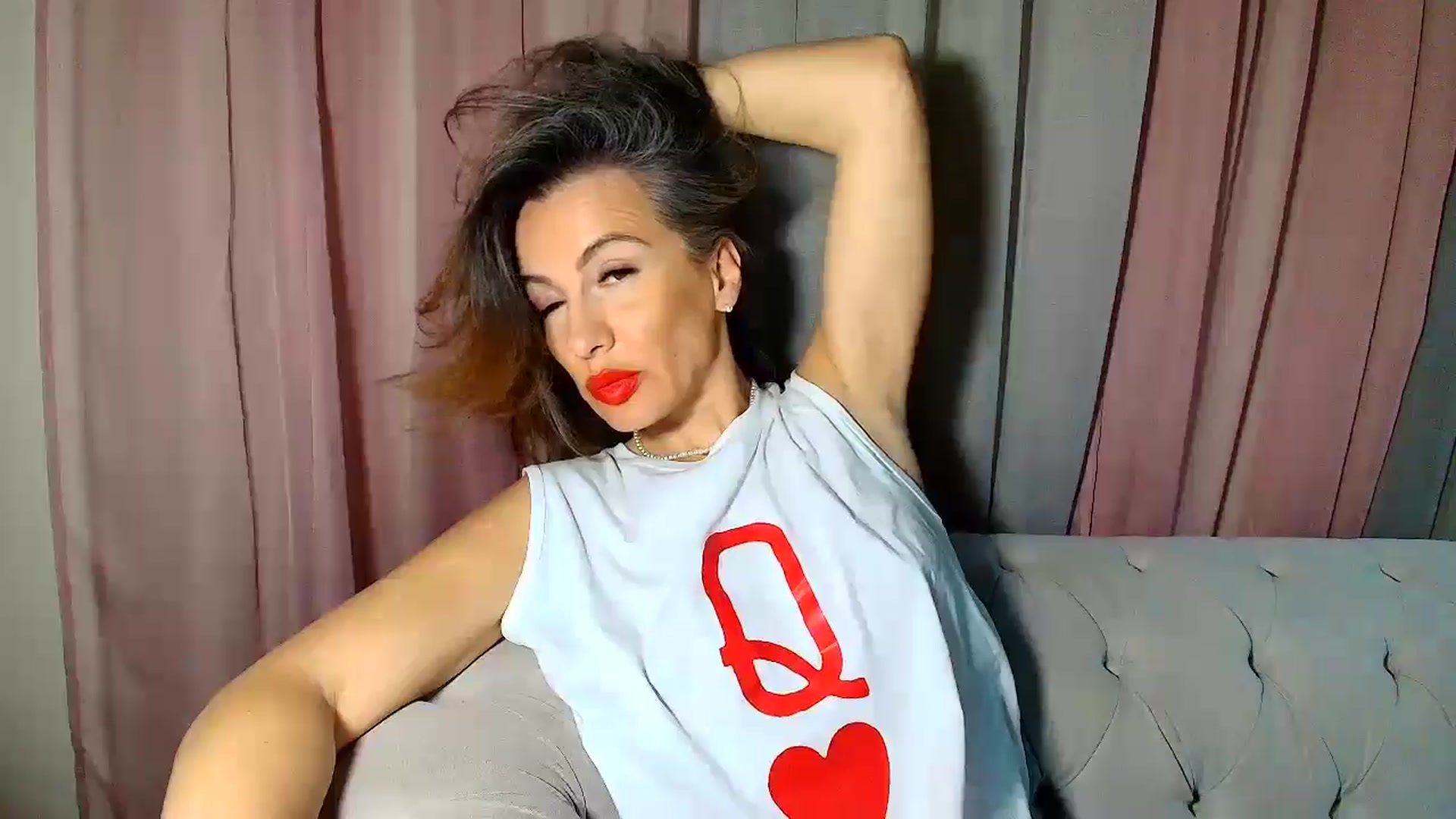 Gallery image thumbnail from Aarte_miss's myfreecams stream on, 01/05/2025, 24:01 image 12 of 20