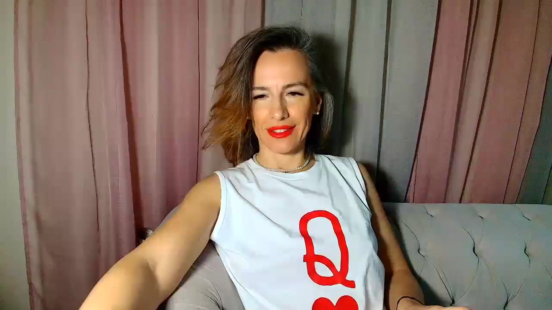 Gallery image thumbnail from Aarte_miss's myfreecams stream on, 01/05/2025, 24:01 image 13 of 20