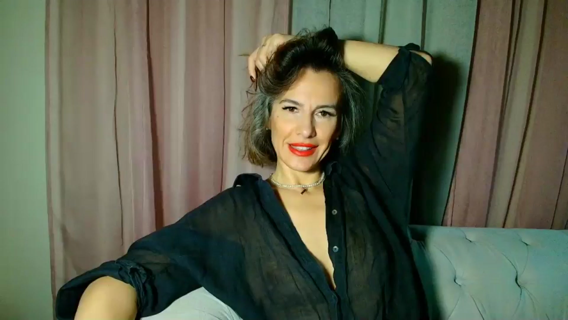Gallery image thumbnail from Aarte_miss's myfreecams stream on, 01/05/2025, 21:25 image 5 of 20