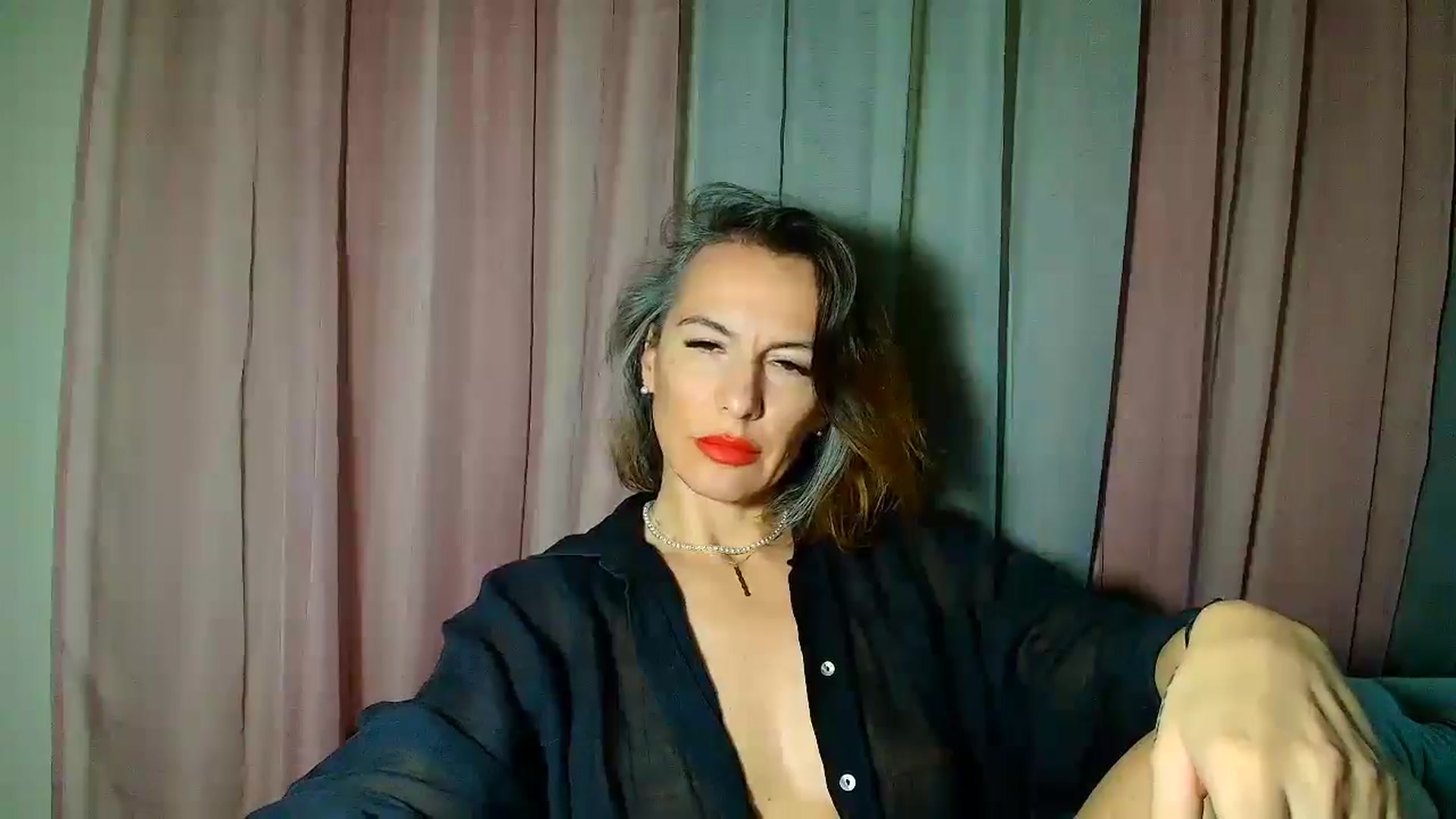 Gallery image thumbnail from Aarte_miss's myfreecams stream on, 01/06/2025, 01:14 image 17 of 20