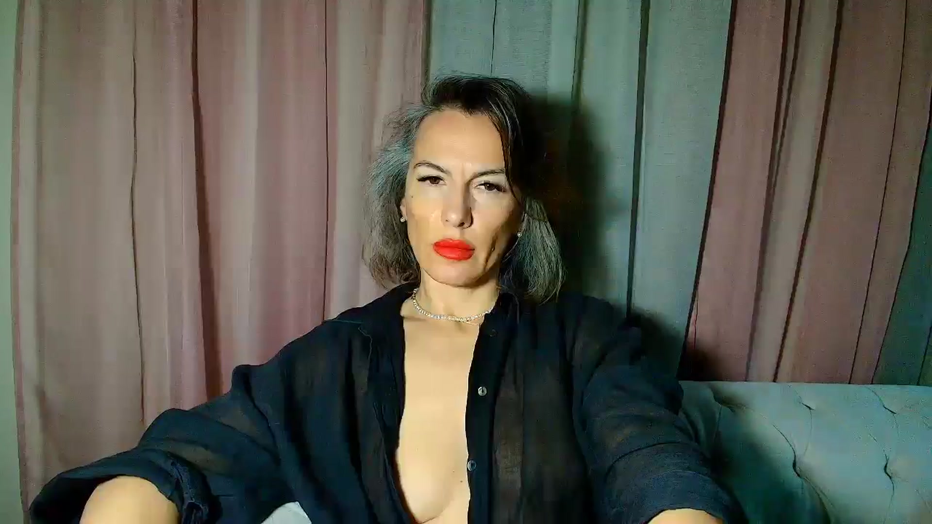 Gallery image thumbnail from Aarte_miss's myfreecams stream on, 01/06/2025, 01:14 image 4 of 20