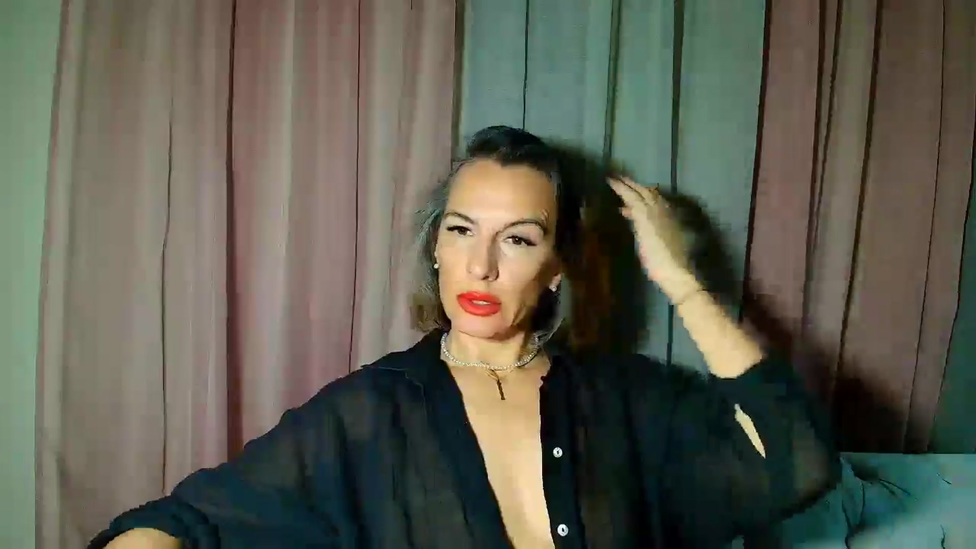 Gallery image thumbnail from Aarte_miss's myfreecams stream on, 01/06/2025, 01:14 image 18 of 20