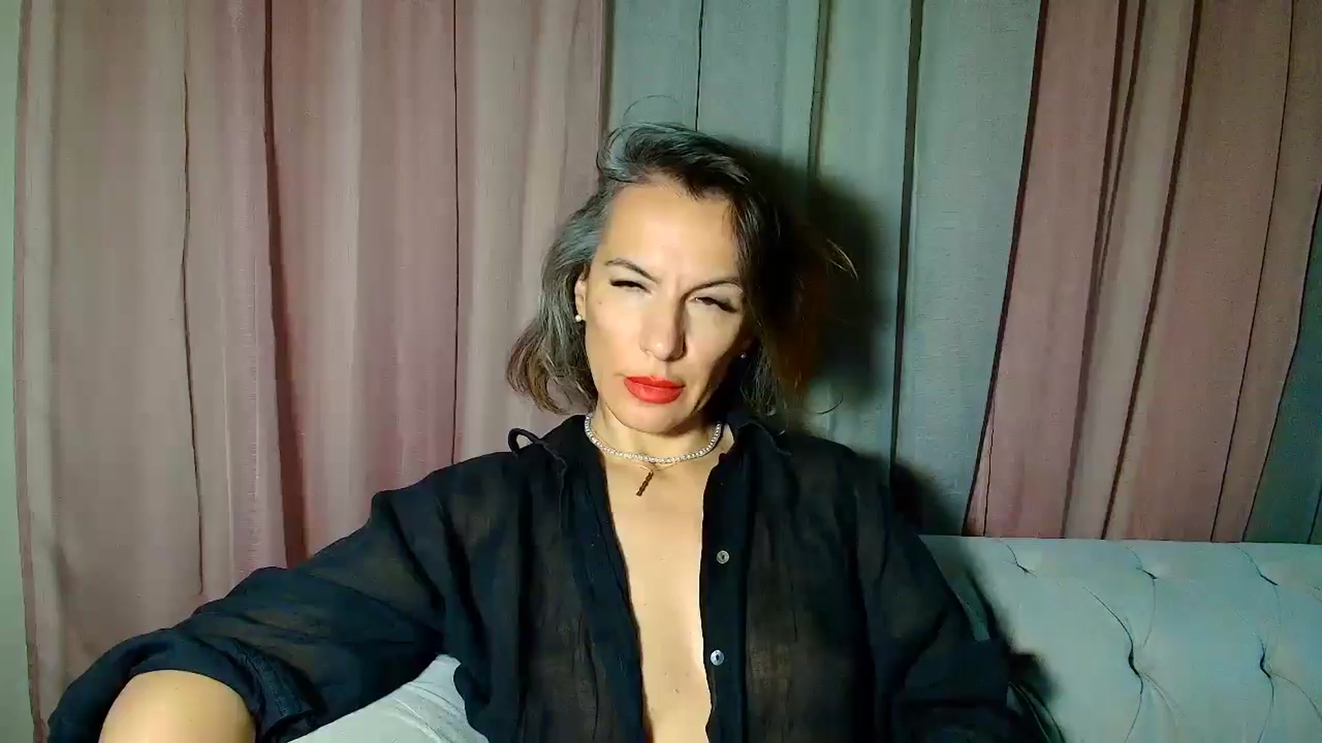 Gallery image thumbnail from Aarte_miss's myfreecams stream on, 01/06/2025, 03:56 image 13 of 20