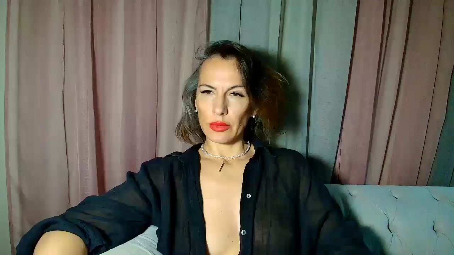 Gallery image thumbnail from Aarte_miss's myfreecams stream on, 01/06/2025, 03:56 image 14 of 20