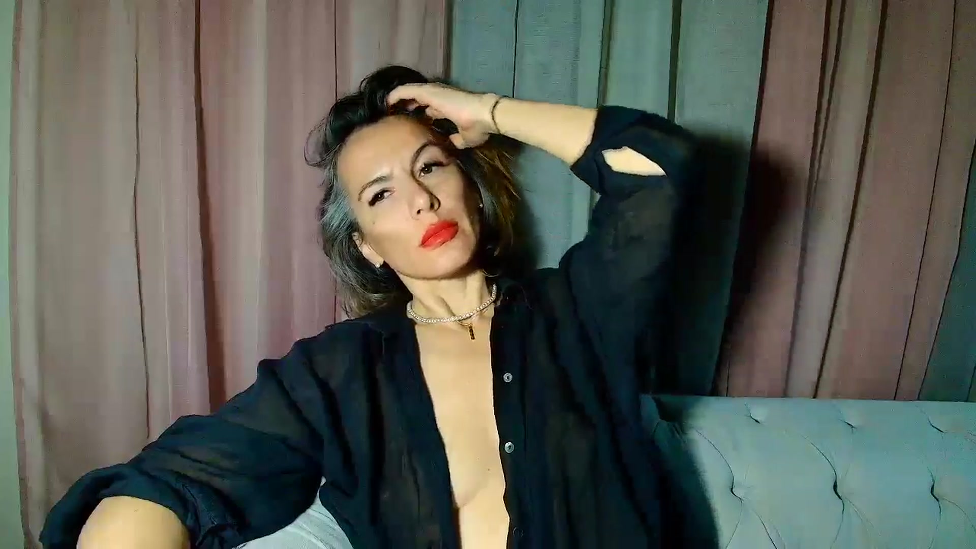 Gallery image thumbnail from Aarte_miss's myfreecams stream on, 01/06/2025, 03:56 image 2 of 20