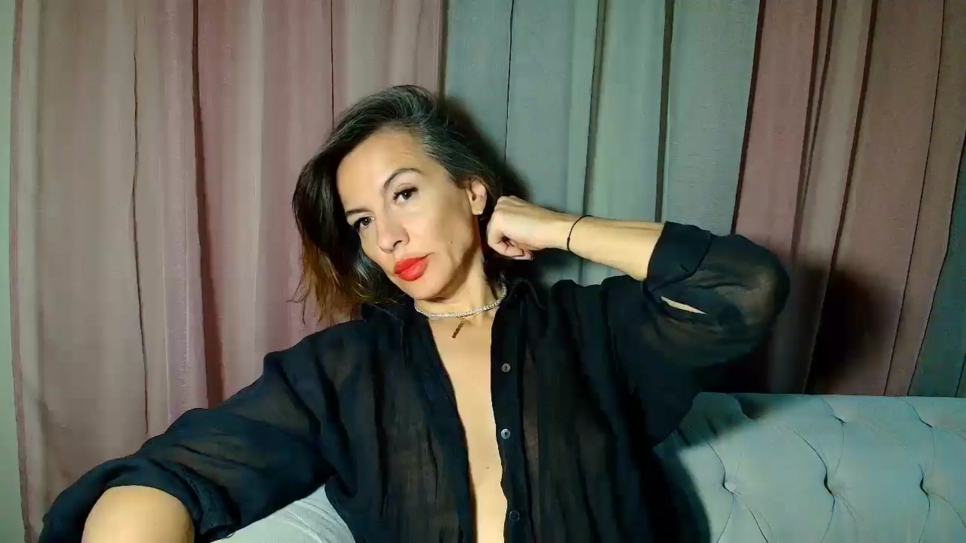 Gallery image thumbnail from Aarte_miss's myfreecams stream on, 01/06/2025, 03:56 image 12 of 20