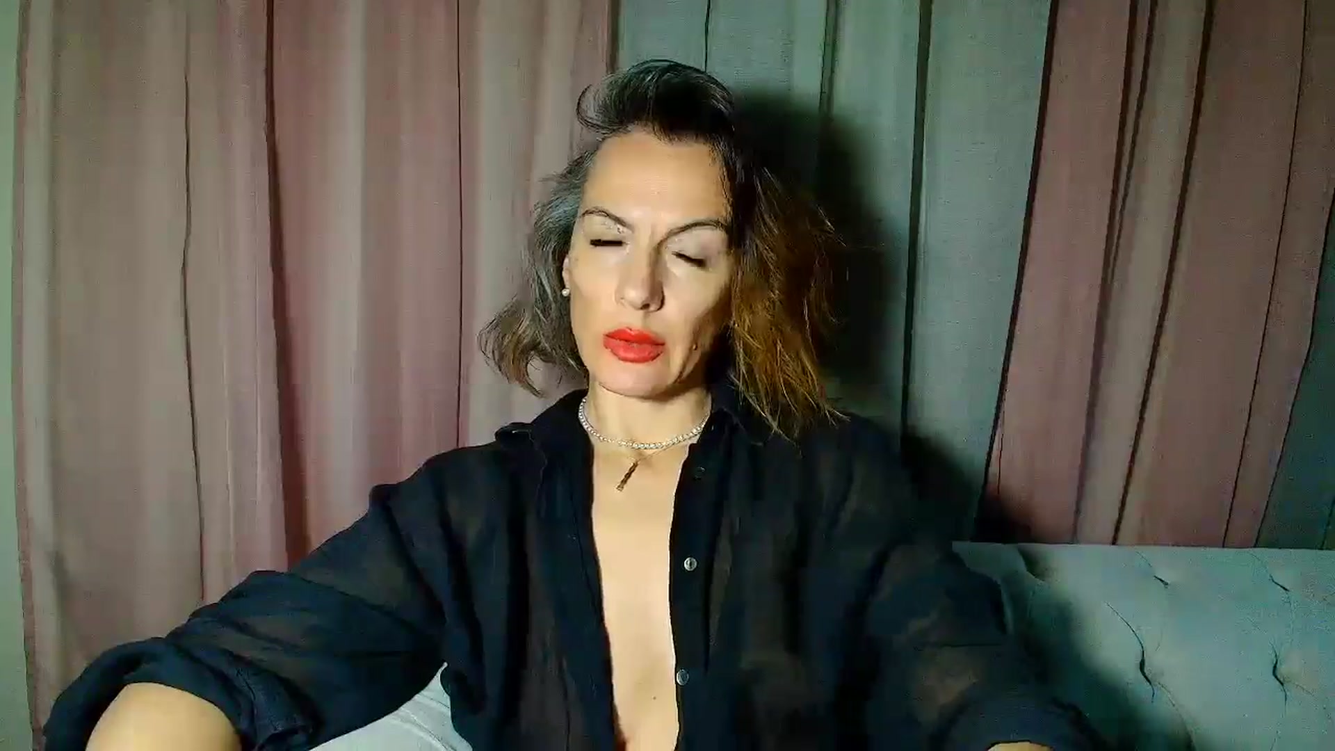 Gallery image thumbnail from Aarte_miss's myfreecams stream on, 01/06/2025, 03:56 image 9 of 20