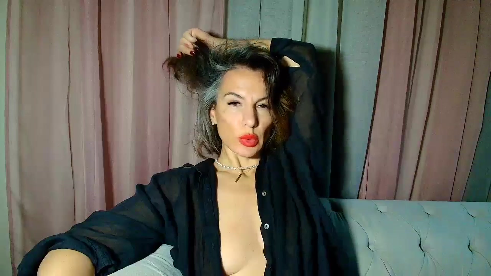 Gallery image thumbnail from Aarte_miss's myfreecams stream on, 01/06/2025, 03:56 image 15 of 20