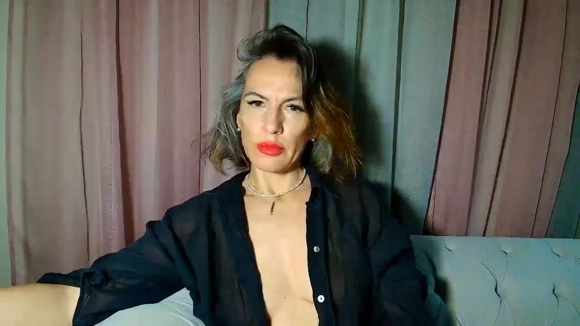 Gallery image thumbnail from Aarte_miss's myfreecams stream on, 01/06/2025, 03:56 image 5 of 20