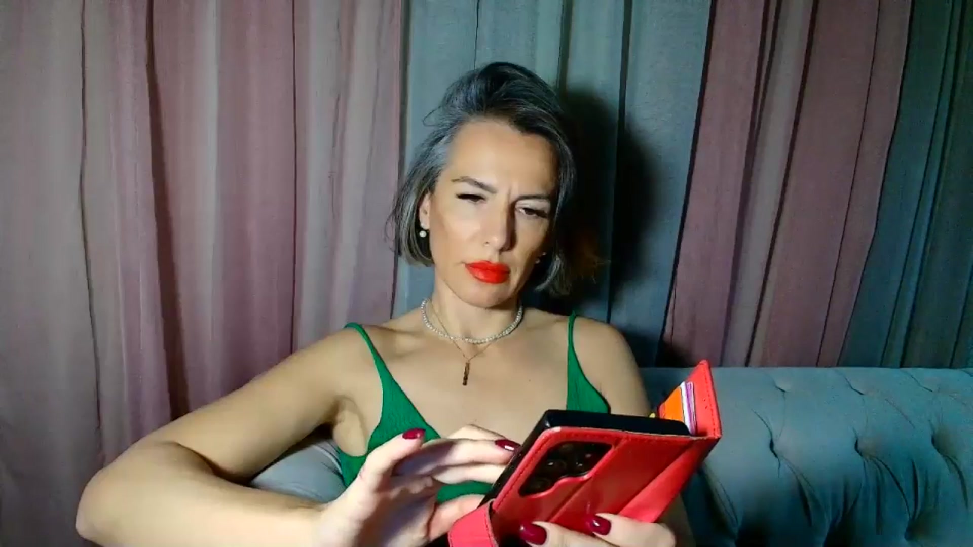 Gallery image thumbnail from Aarte_miss's myfreecams stream on, 01/09/2025, 22:00 image 16 of 20