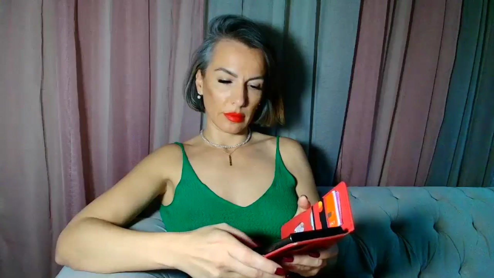 Gallery image thumbnail from Aarte_miss's myfreecams stream on, 01/09/2025, 22:00 image 17 of 20