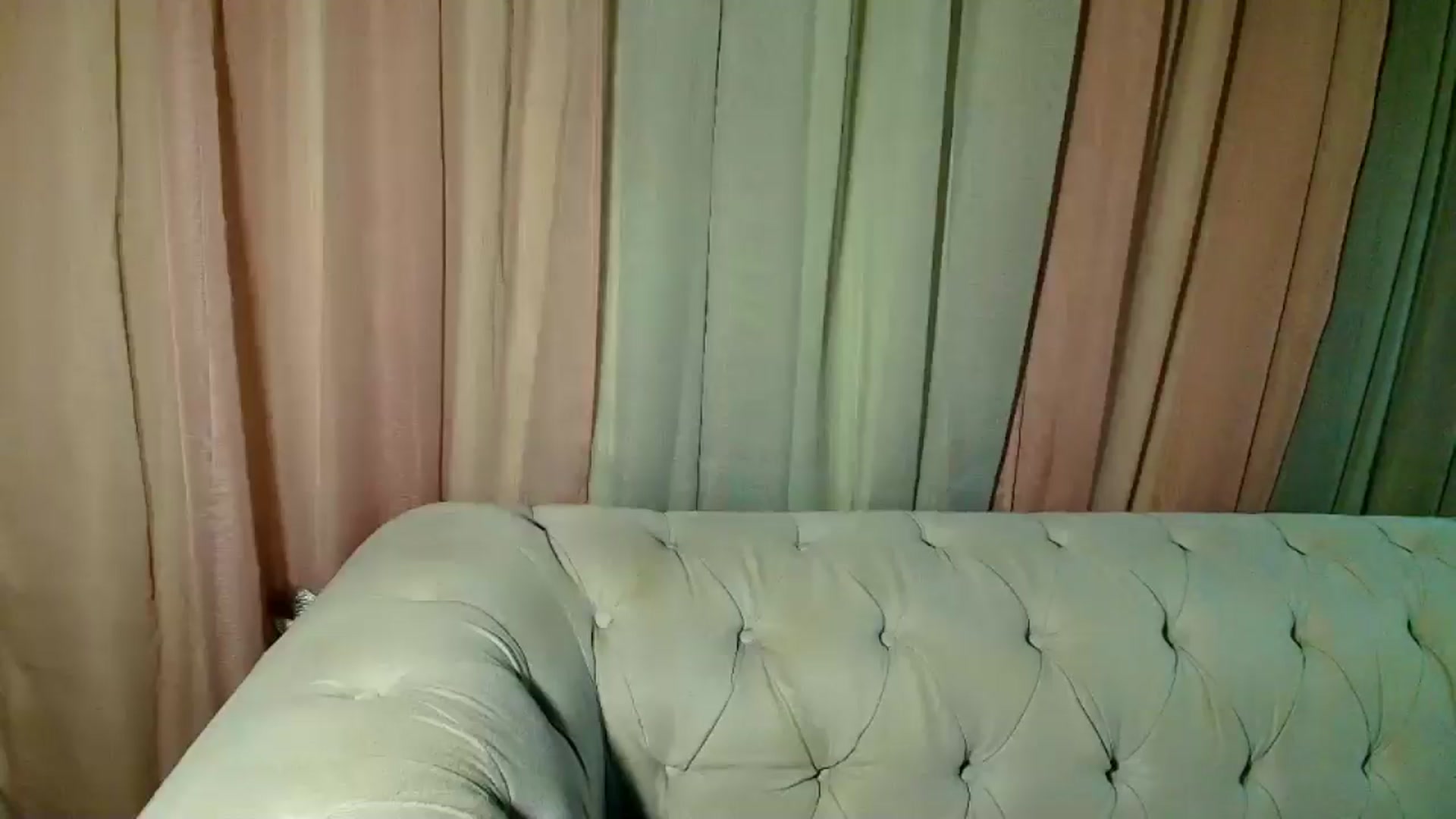 Gallery image thumbnail from Aarte_miss's myfreecams stream on, 01/10/2025, 24:03 image 16 of 20