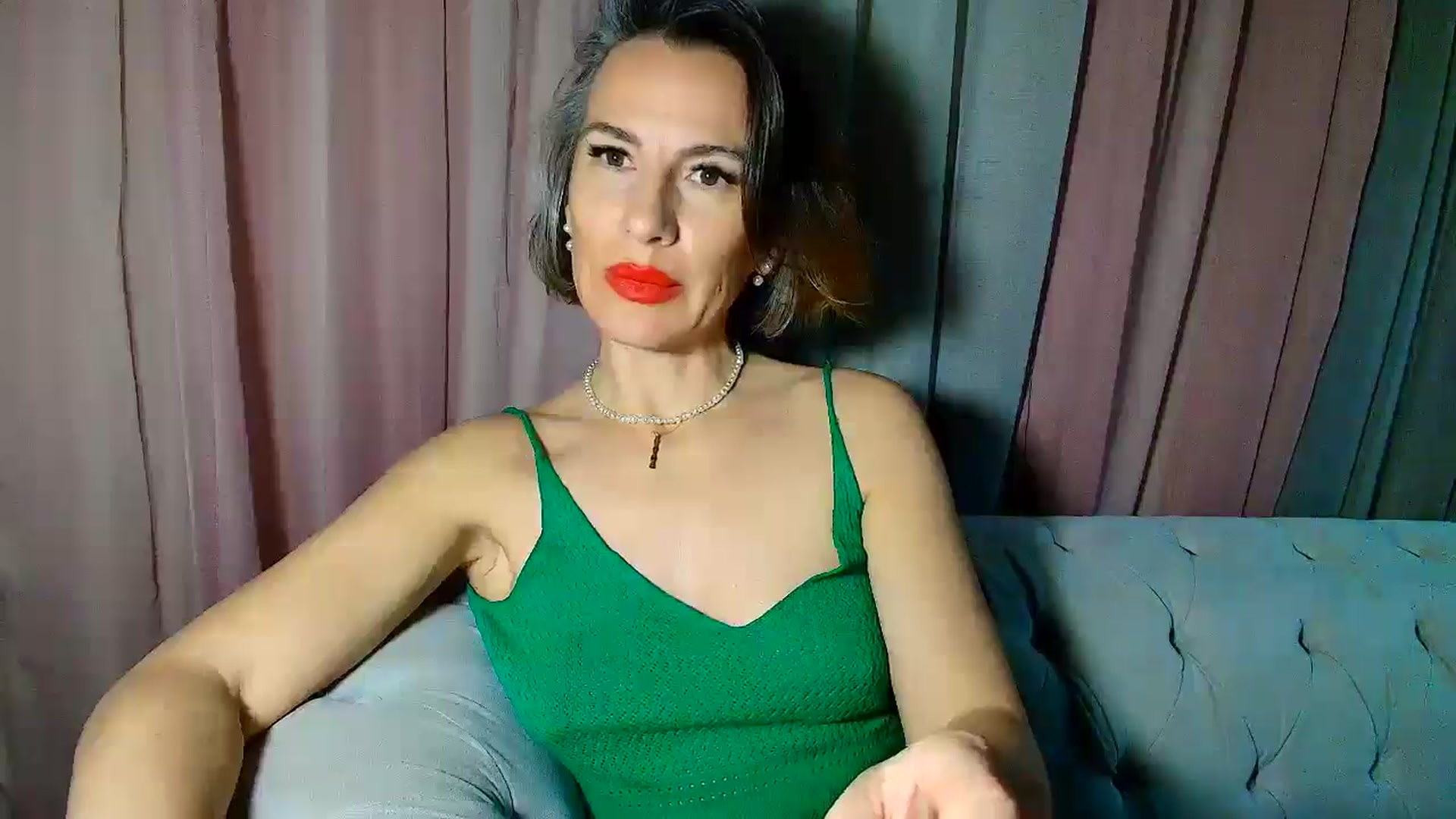 Gallery image thumbnail from Aarte_miss's myfreecams stream on, 01/10/2025, 01:00 image 16 of 20