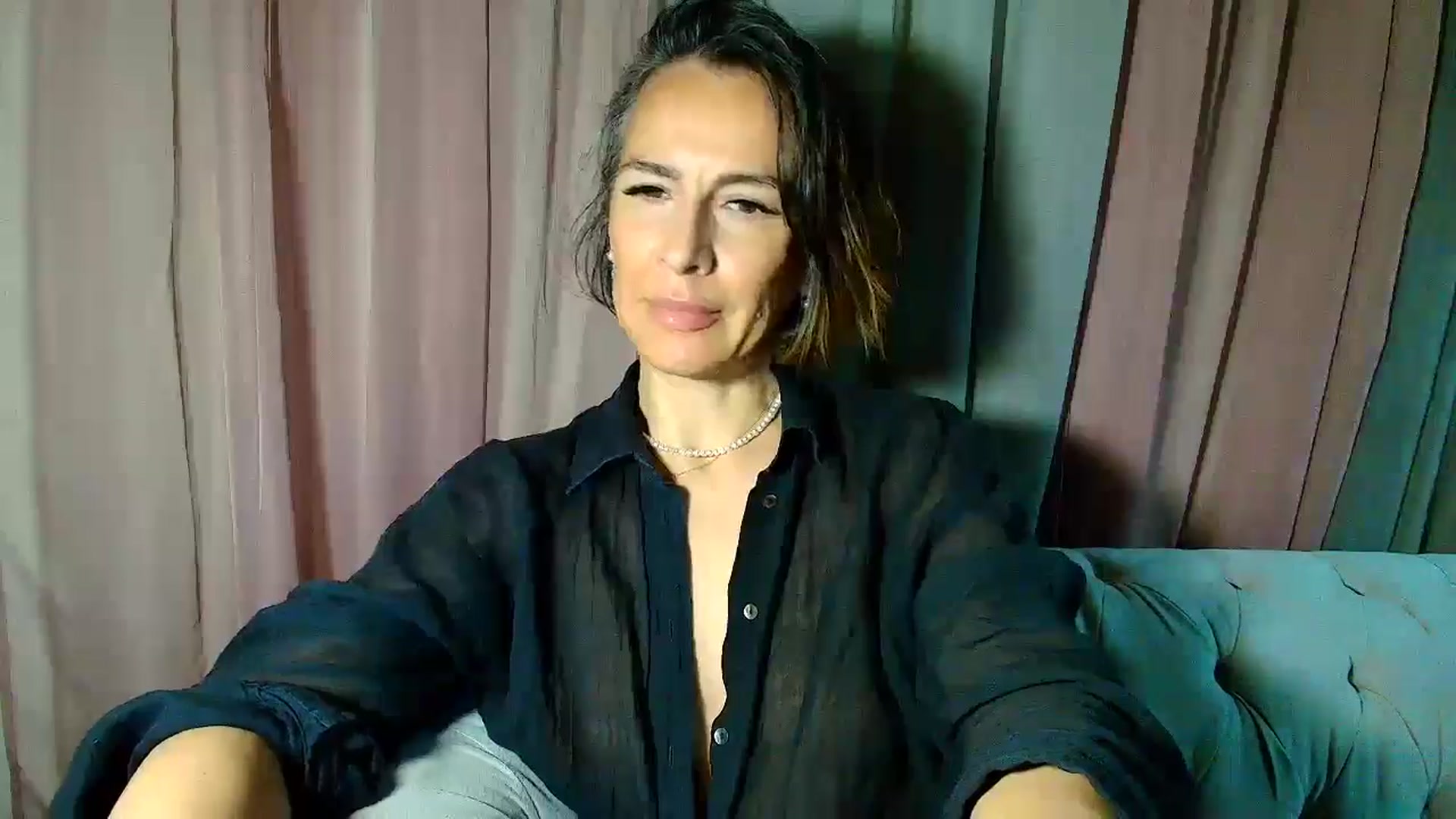 Gallery image thumbnail from Aarte_miss's myfreecams stream on, 01/11/2025, 24:11 image 6 of 20