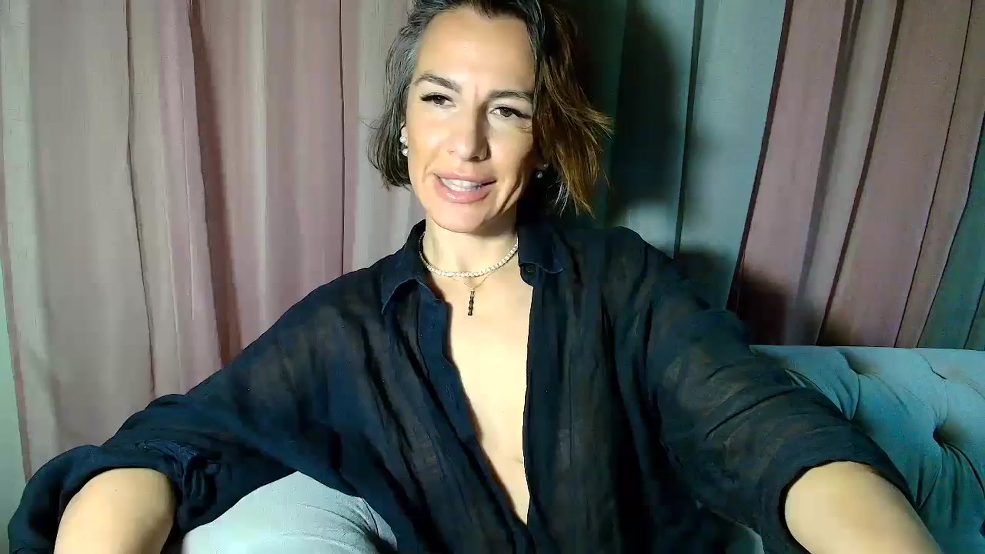 Gallery image thumbnail from Aarte_miss's myfreecams stream on, 01/11/2025, 24:11 image 18 of 20