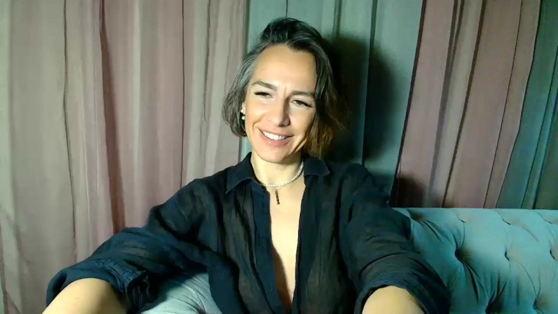 Gallery image thumbnail from Aarte_miss's myfreecams stream on, 01/11/2025, 24:11 image 1 of 20