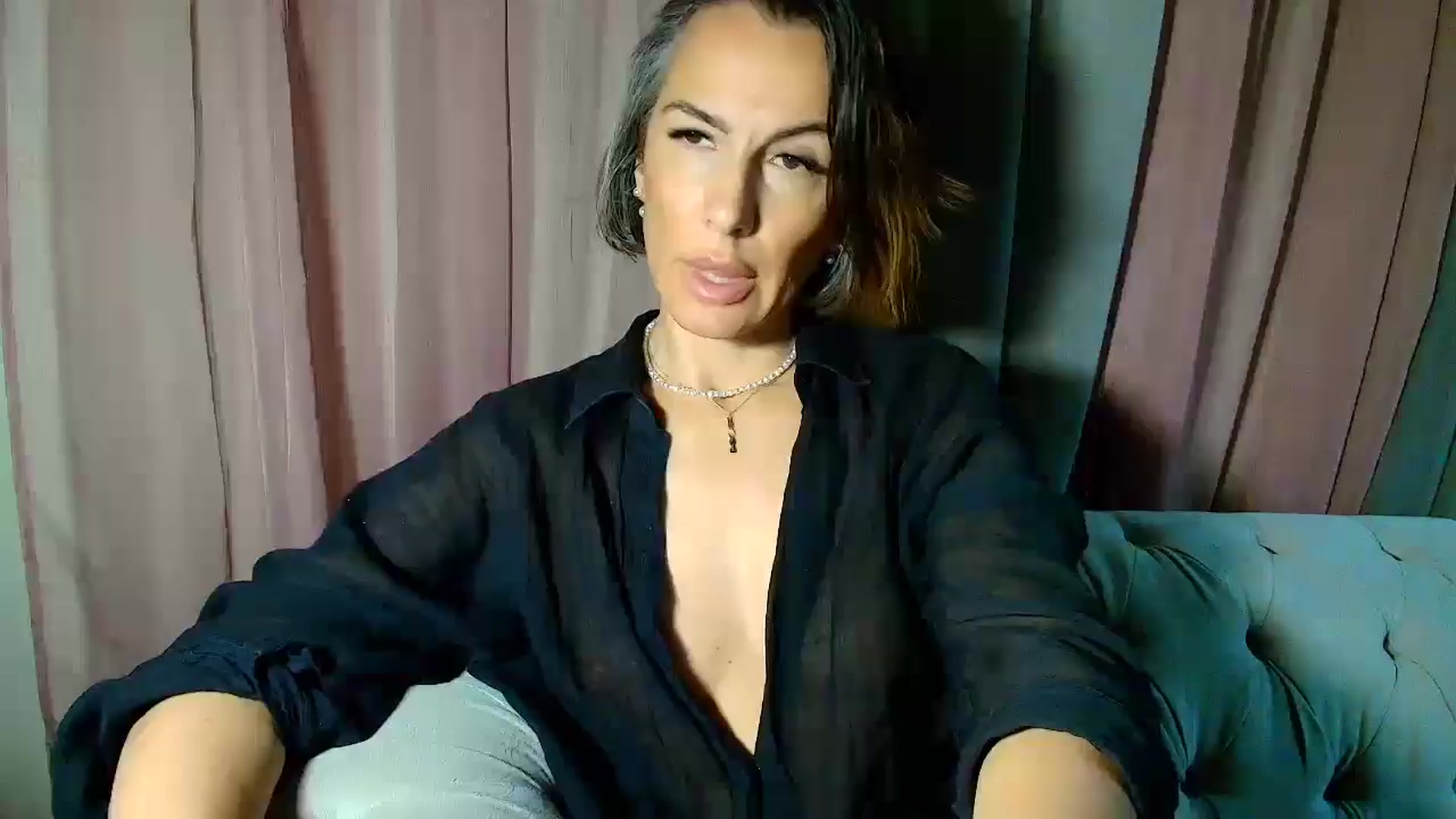 Gallery image thumbnail from Aarte_miss's myfreecams stream on, 01/11/2025, 24:59 image 14 of 20