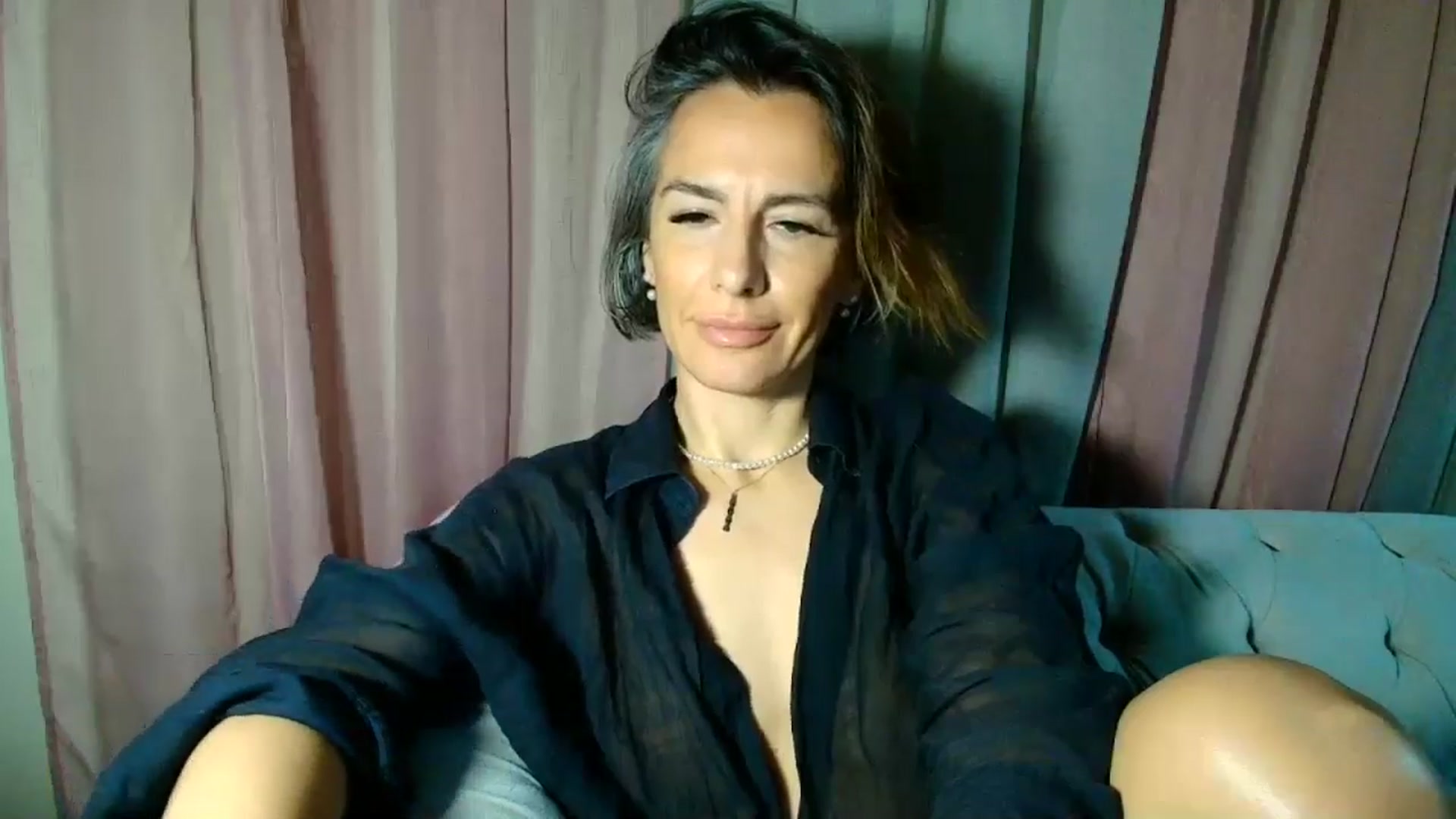 Gallery image thumbnail from Aarte_miss's myfreecams stream on, 01/11/2025, 24:59 image 3 of 20