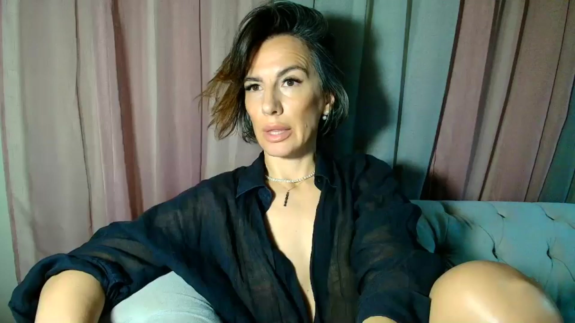 Gallery image thumbnail from Aarte_miss's myfreecams stream on, 01/11/2025, 24:59 image 6 of 20