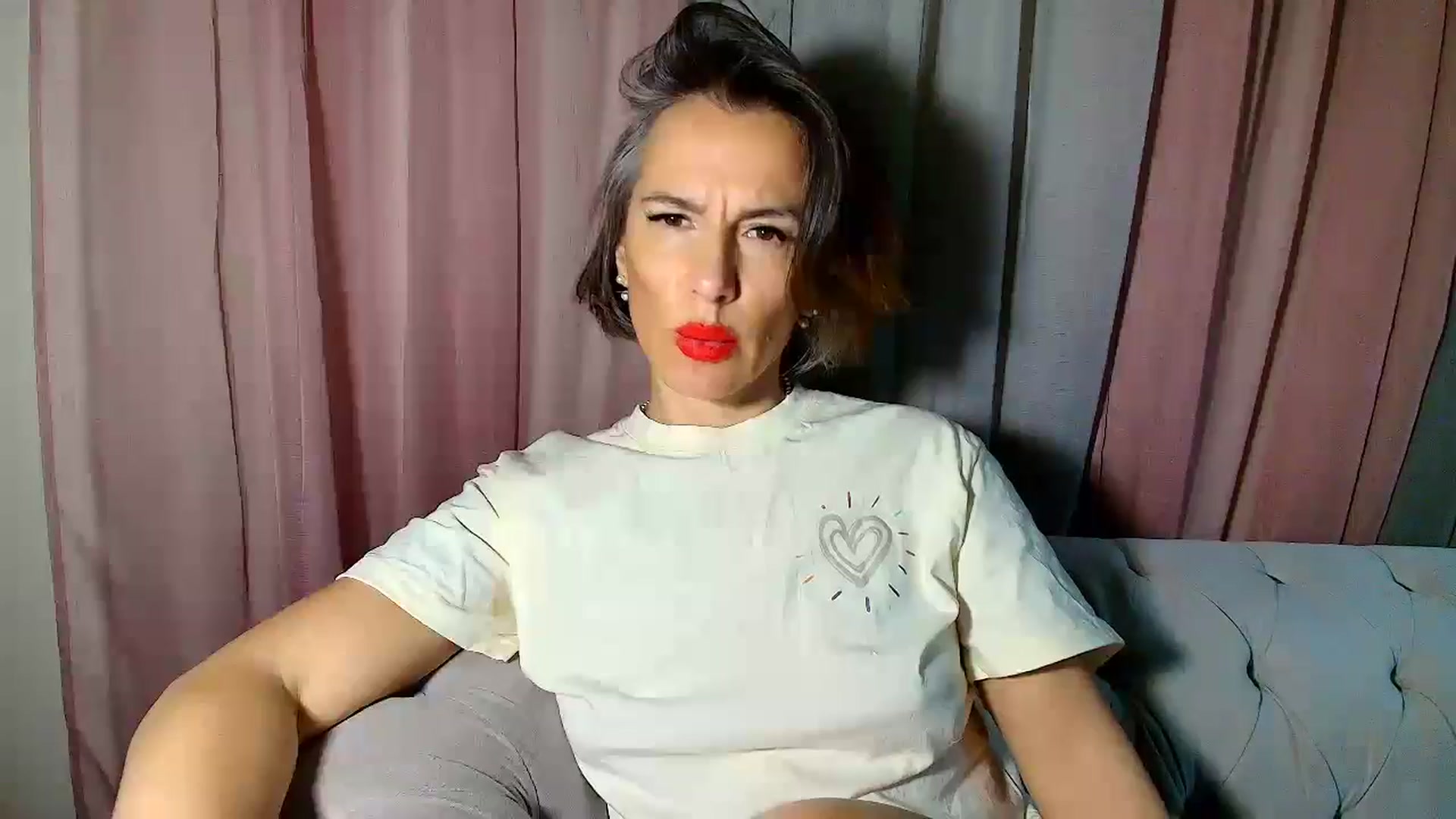 Gallery image thumbnail from Aarte_miss's myfreecams stream on, 01/12/2025, 04:39 image 19 of 20