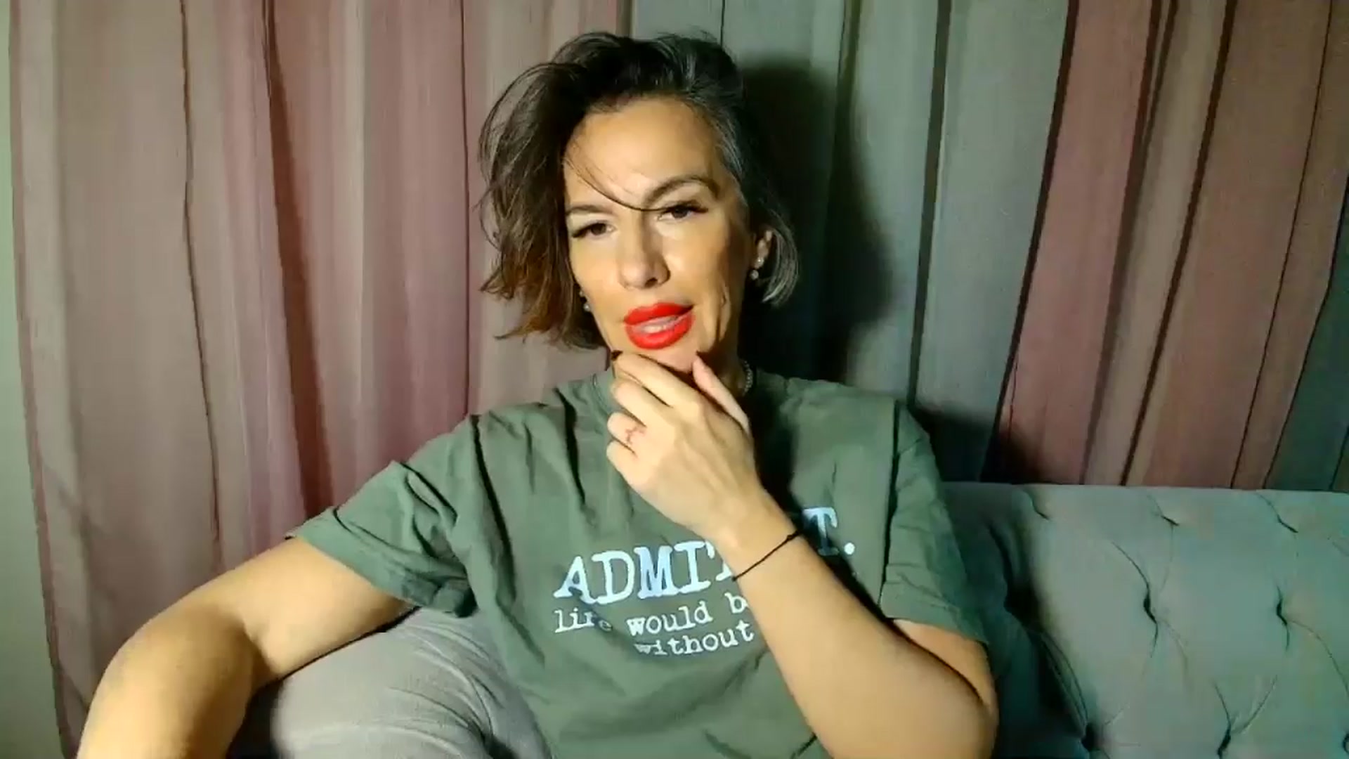 Gallery image thumbnail from Aarte_miss's myfreecams stream on, 01/12/2025, 04:39 image 10 of 20
