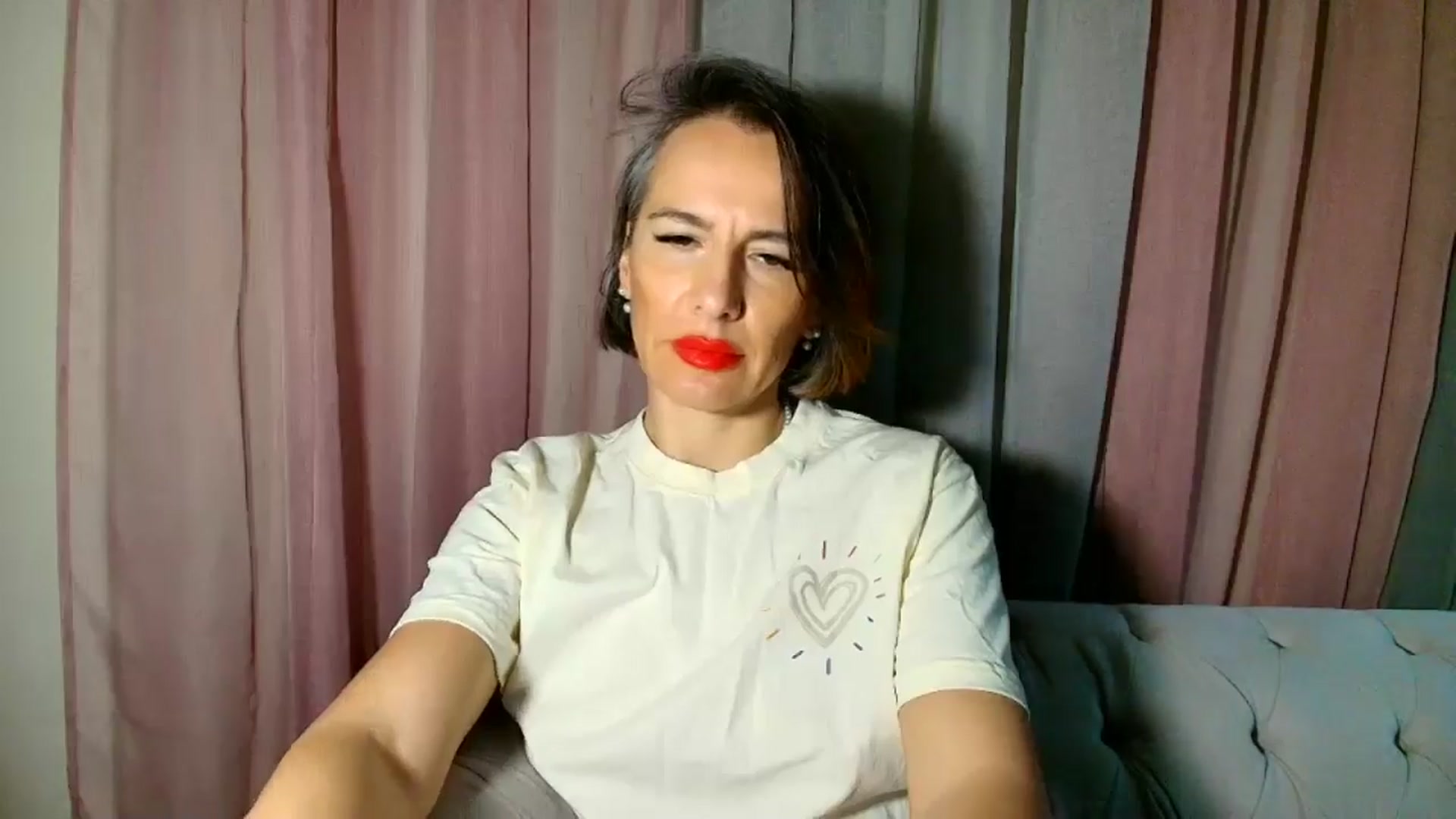 Gallery image thumbnail from Aarte_miss's myfreecams stream on, 01/12/2025, 04:39 image 14 of 20