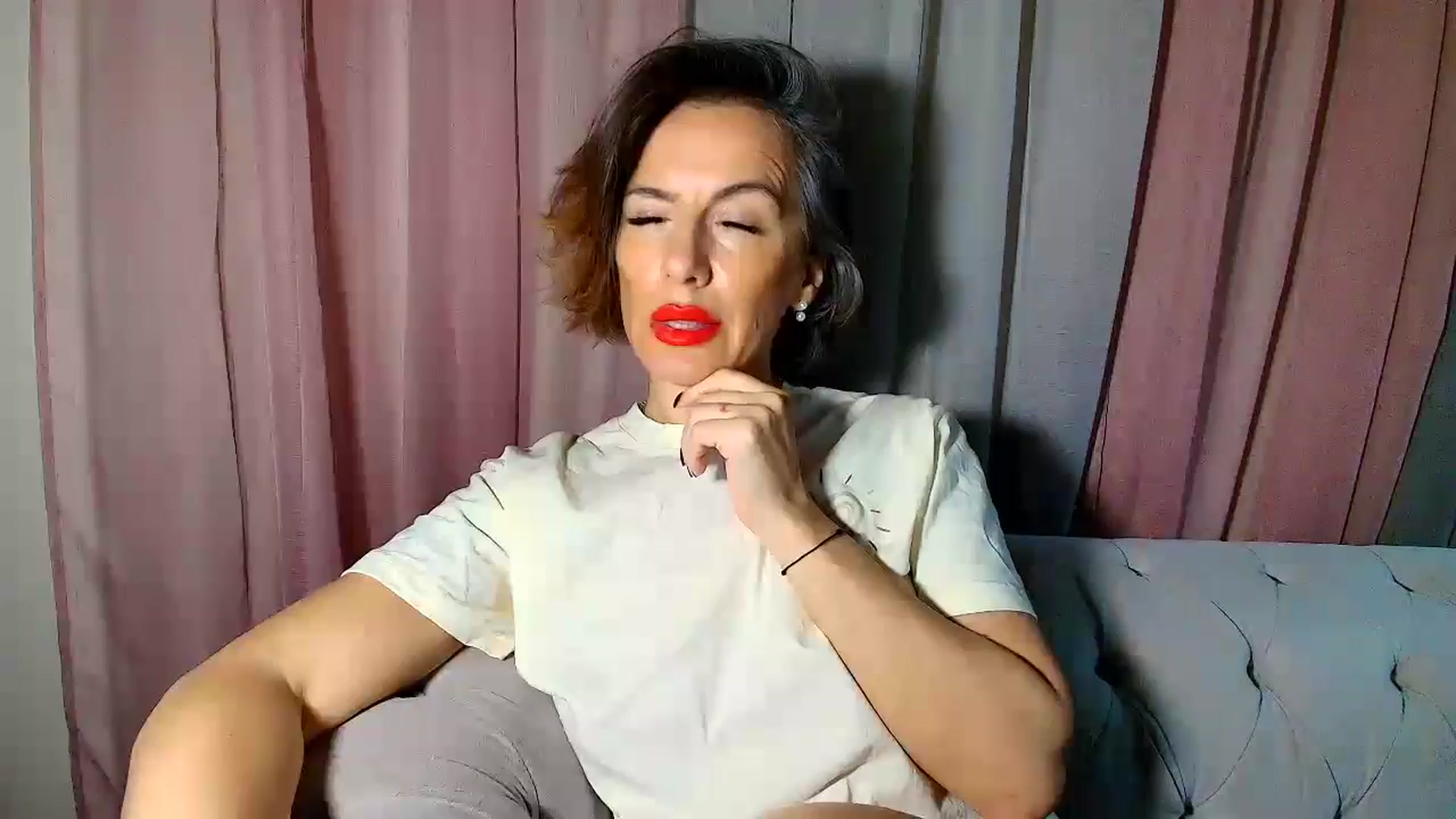 Gallery image thumbnail from Aarte_miss's myfreecams stream on, 01/12/2025, 04:39 image 18 of 20
