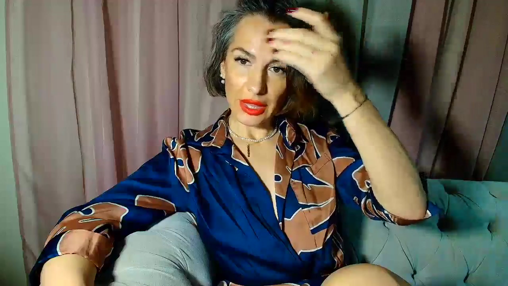 Gallery image thumbnail from Aarte_miss's myfreecams stream on, 01/13/2025, 24:05 image 12 of 20