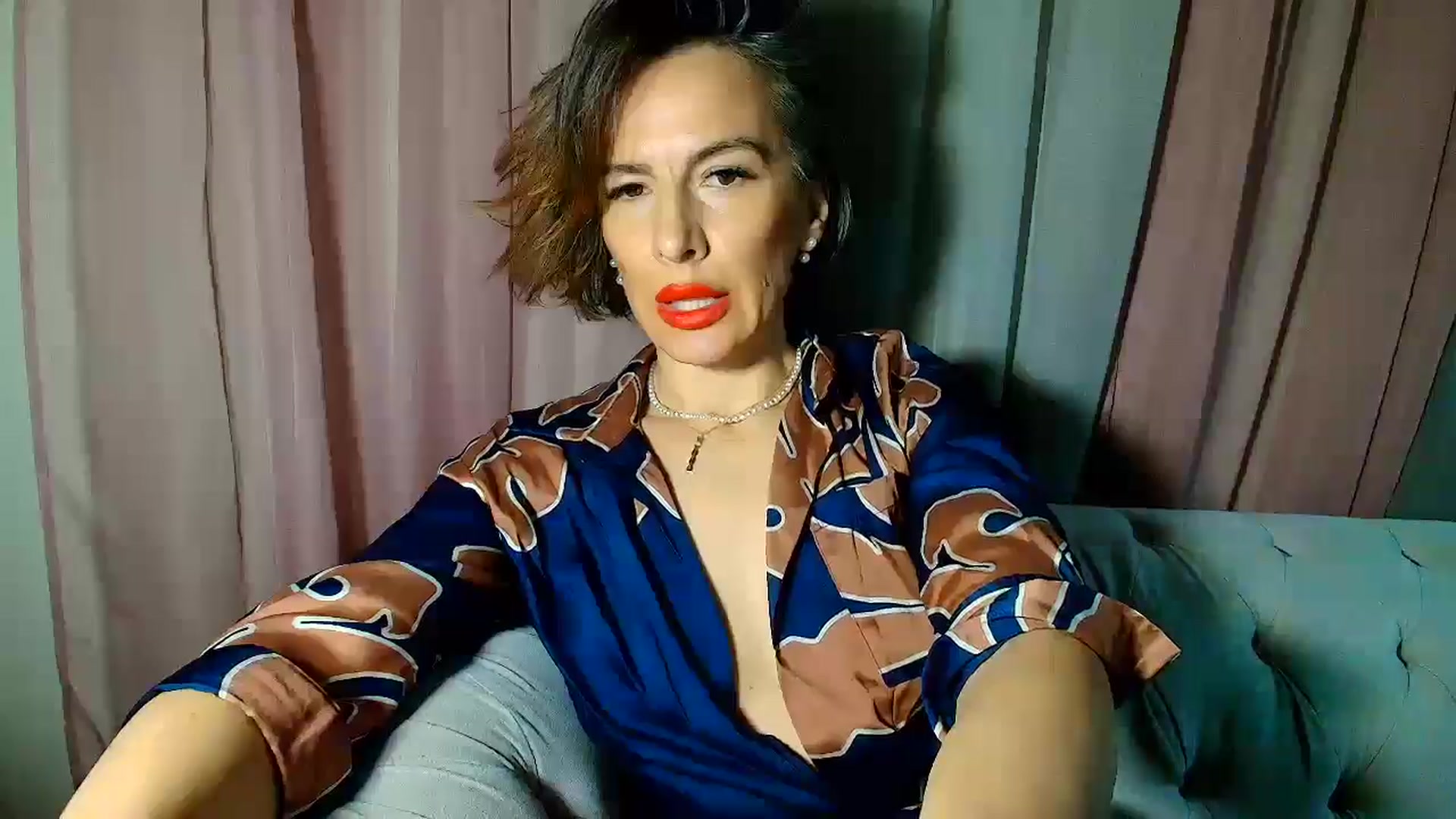 Gallery image thumbnail from Aarte_miss's myfreecams stream on, 01/13/2025, 24:05 image 15 of 20