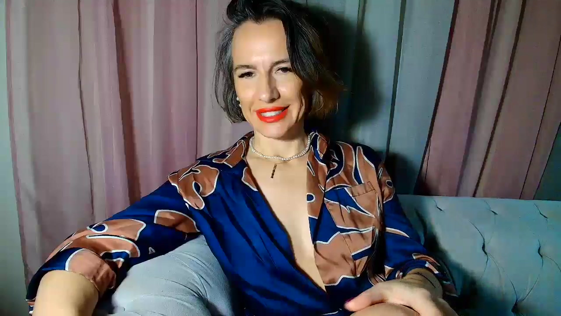 Gallery image thumbnail from Aarte_miss's myfreecams stream on, 01/13/2025, 24:05 image 14 of 20