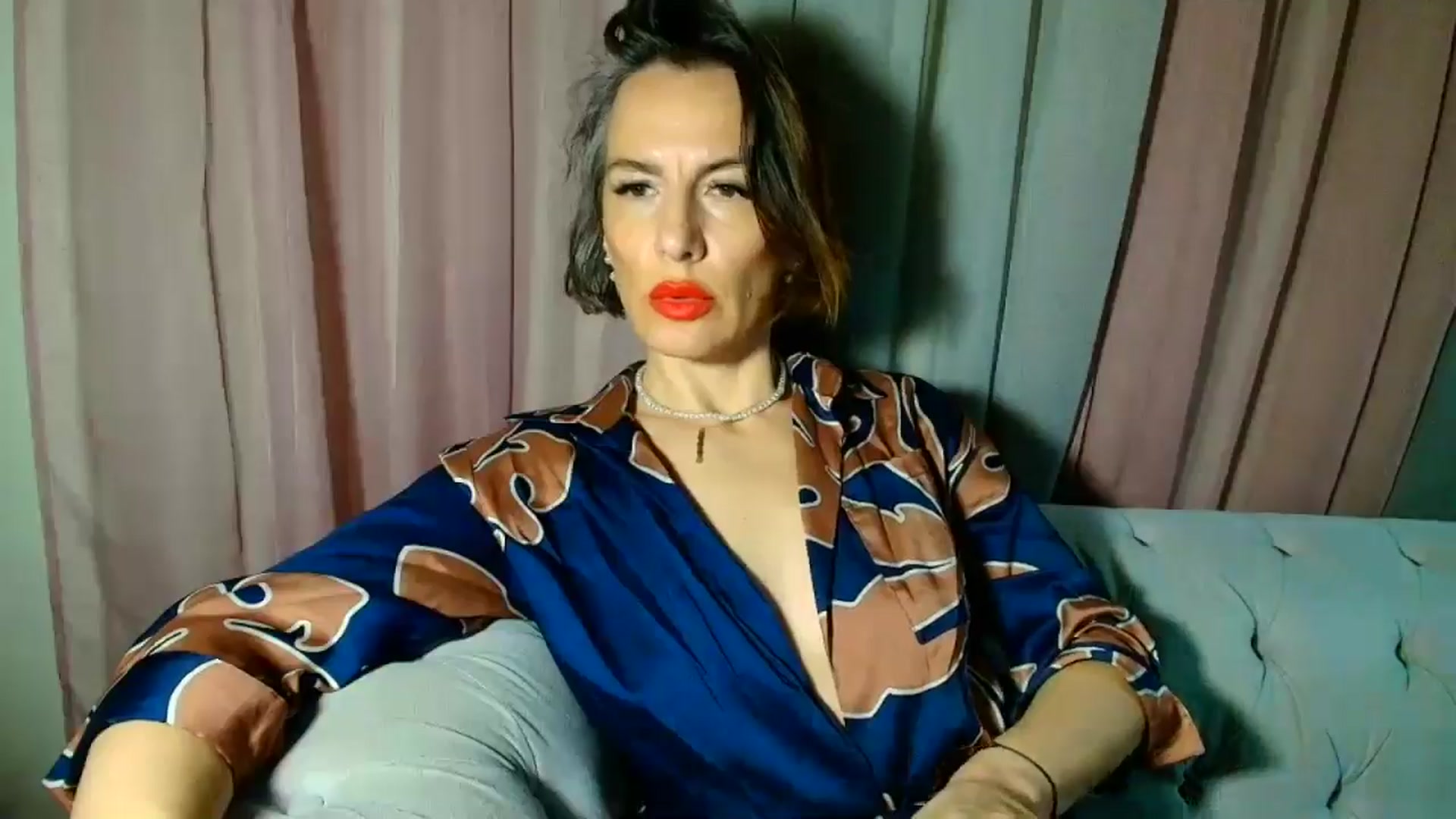 Gallery image thumbnail from Aarte_miss's myfreecams stream on, 01/13/2025, 24:05 image 16 of 20