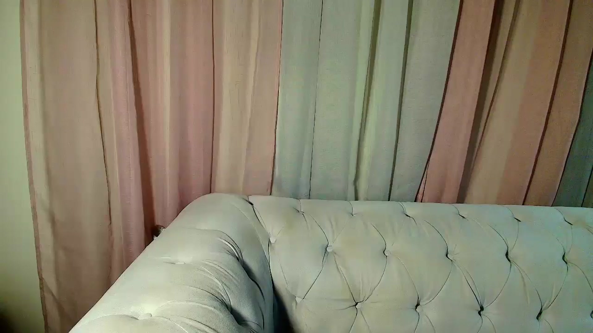 Gallery image thumbnail from Aarte_miss's myfreecams stream on, 01/14/2025, 24:27 image 5 of 20