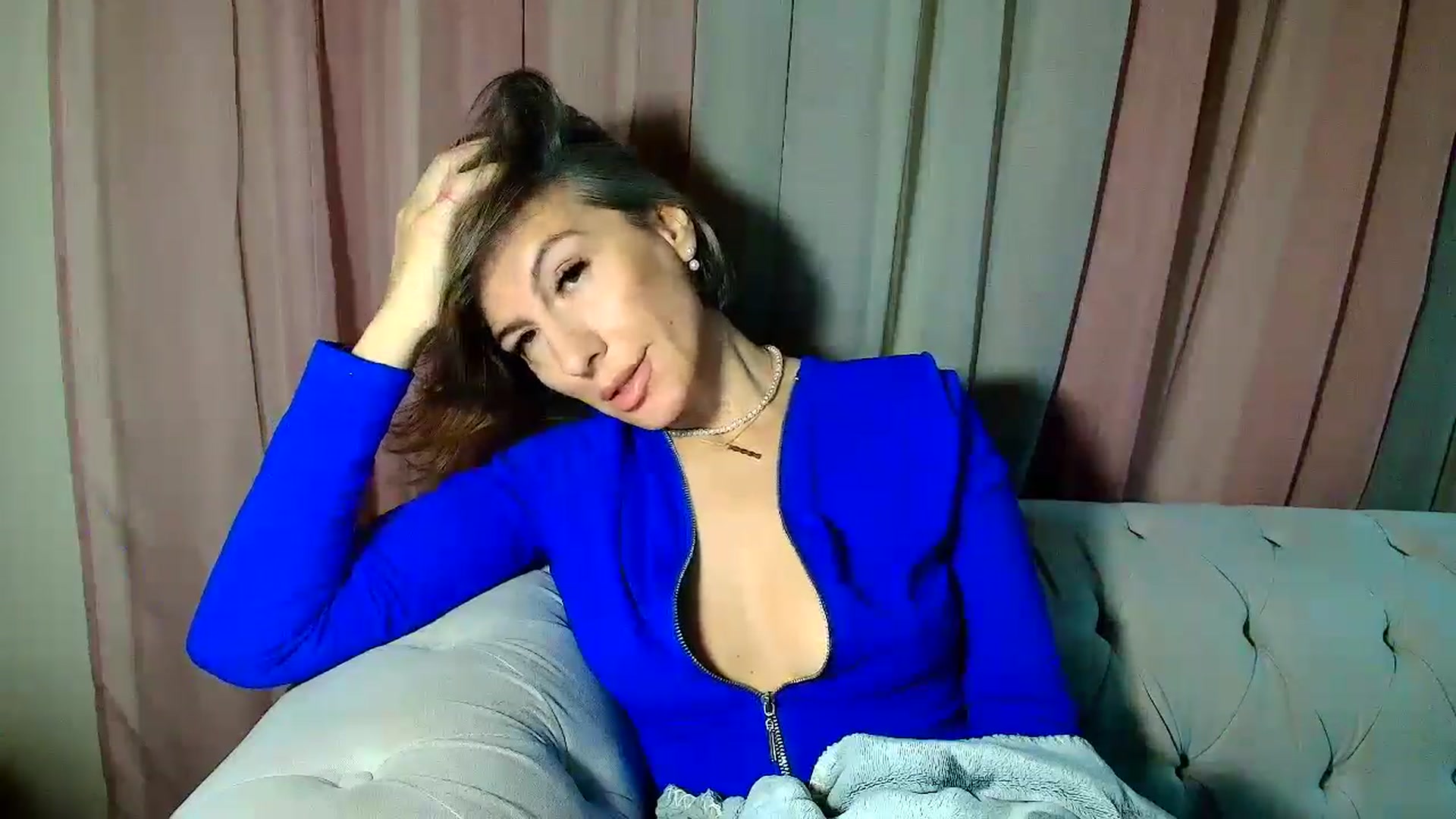 Gallery image thumbnail from Aarte_miss's myfreecams stream on, 01/14/2025, 24:27 image 14 of 20