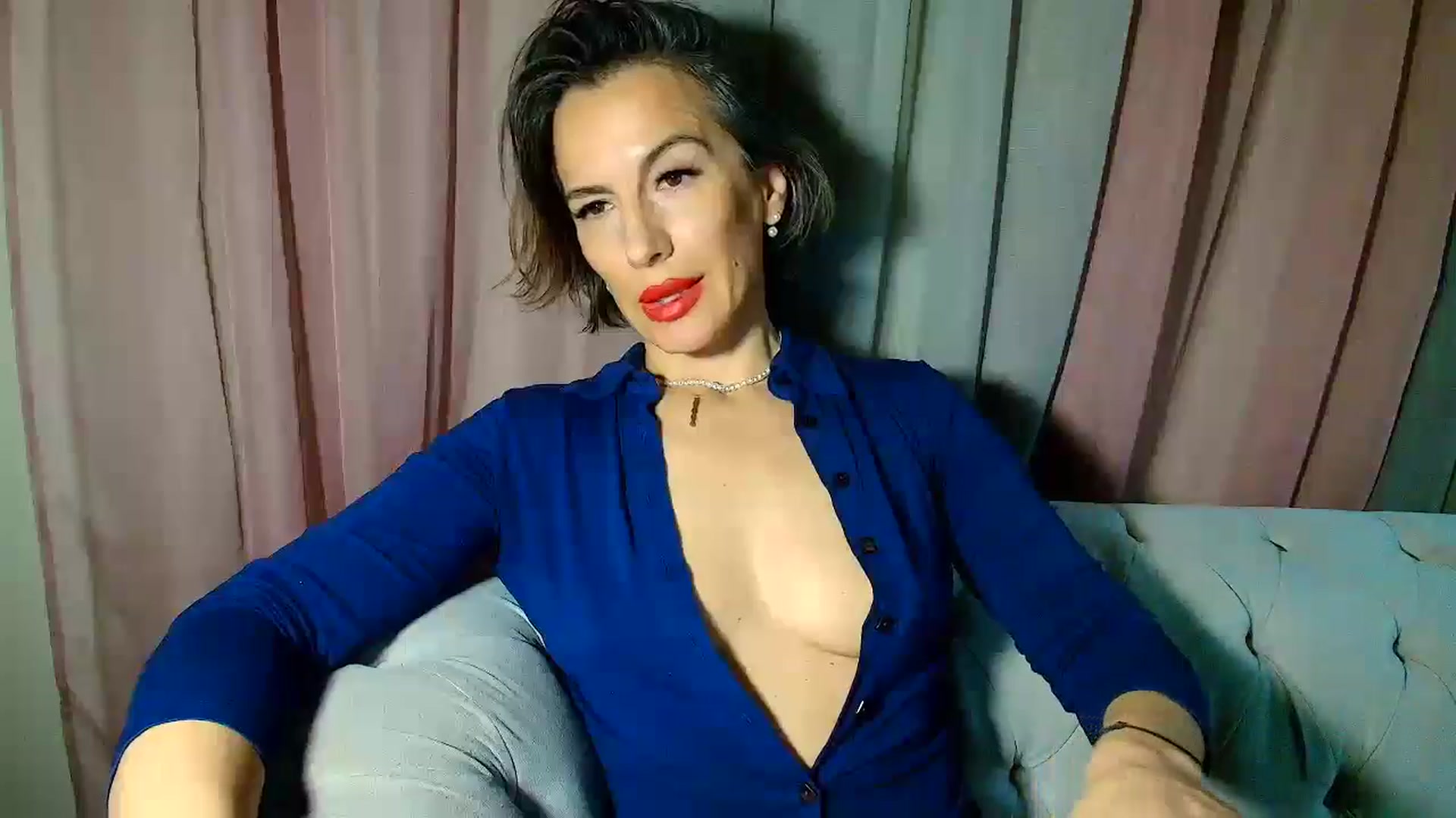 Gallery image thumbnail from Aarte_miss's myfreecams stream on, 01/15/2025, 24:03 image 18 of 20