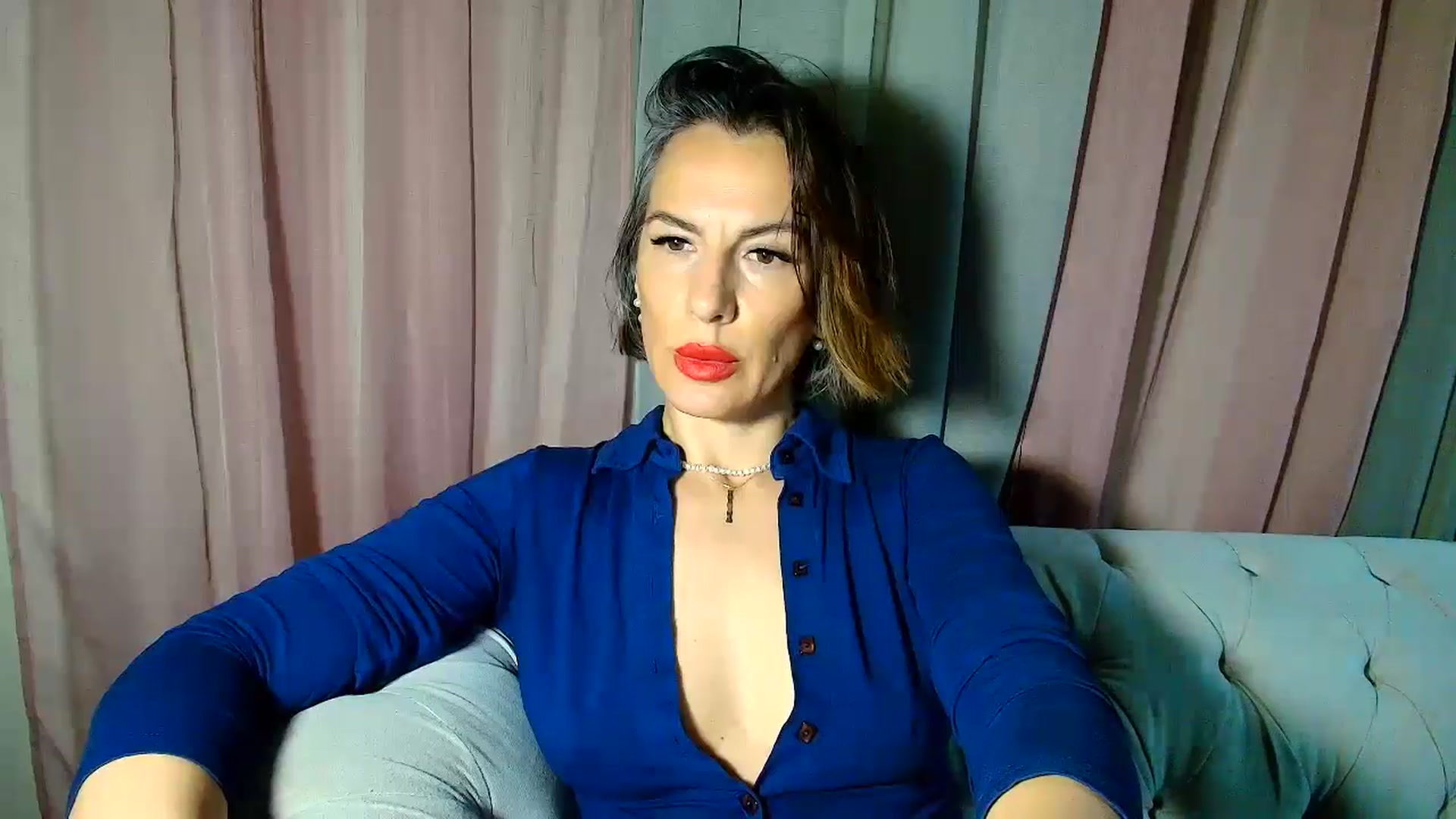 Gallery image thumbnail from Aarte_miss's myfreecams stream on, 01/15/2025, 24:03 image 6 of 20
