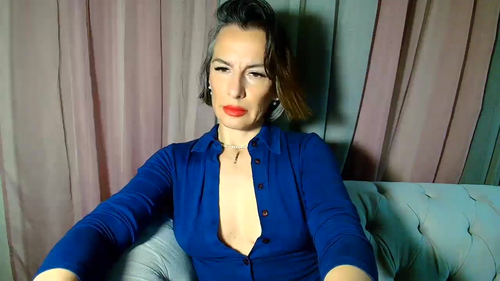 Gallery image thumbnail from Aarte_miss's myfreecams stream on, 01/15/2025, 24:03 image 4 of 20
