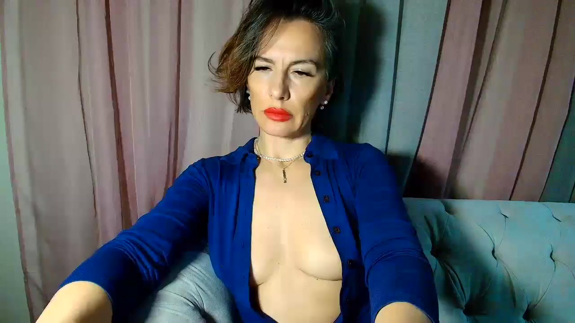 Gallery image thumbnail from Aarte_miss's myfreecams stream on, 01/15/2025, 24:03 image 17 of 20